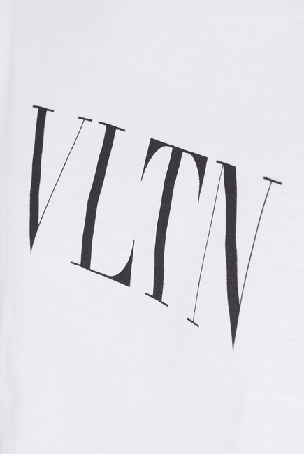 تيشيرت فالنتينو غارافاني بطبعة شعار VLTN