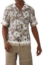 قميص حرير بطبعة زهور وشعار الماركة