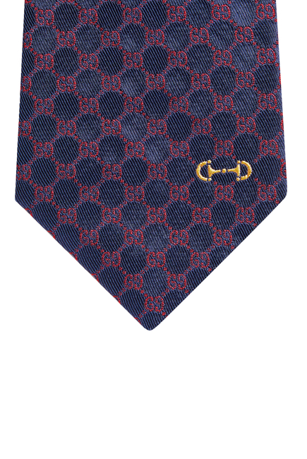 ربطة عنق حرير بحروف شعار الماركة