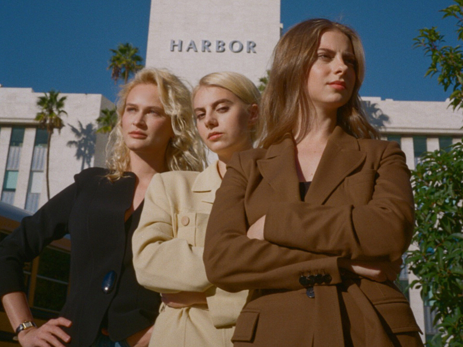 بلوميز يلتقي