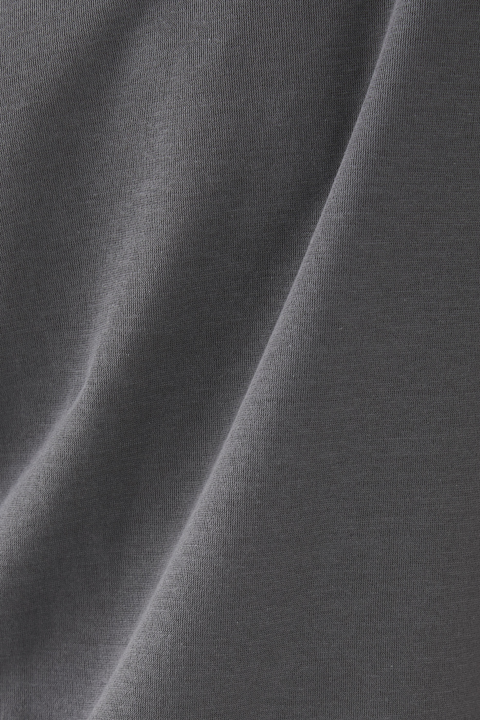 تيشيرت بقصة ضيقة ايس كوتن