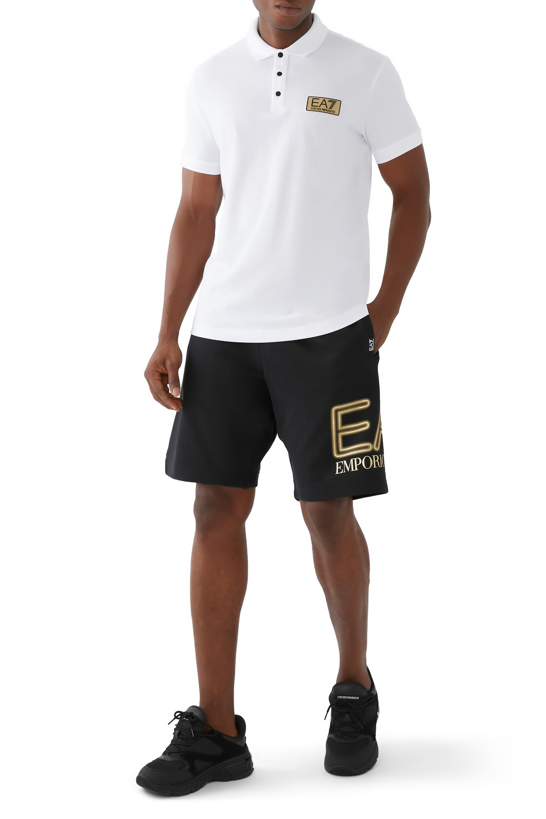 قميص بولو بشعار الماركة