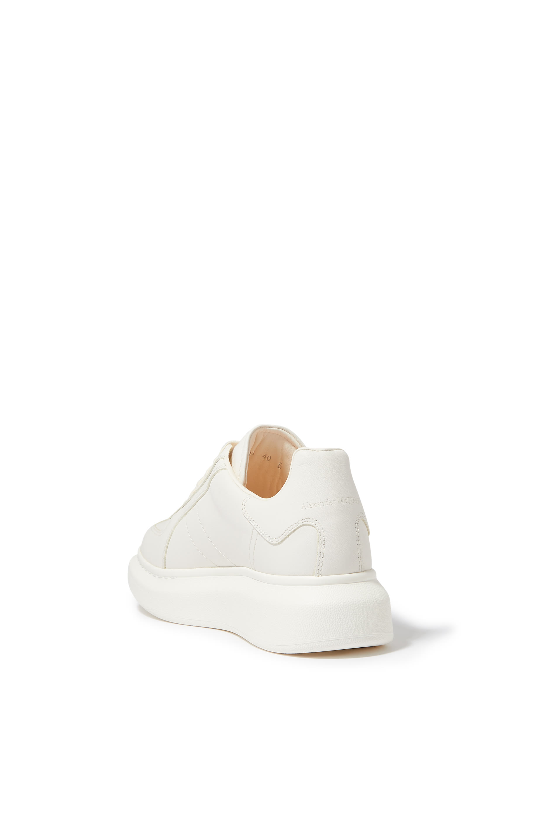 سنيكرز ريترو بنعل سميك