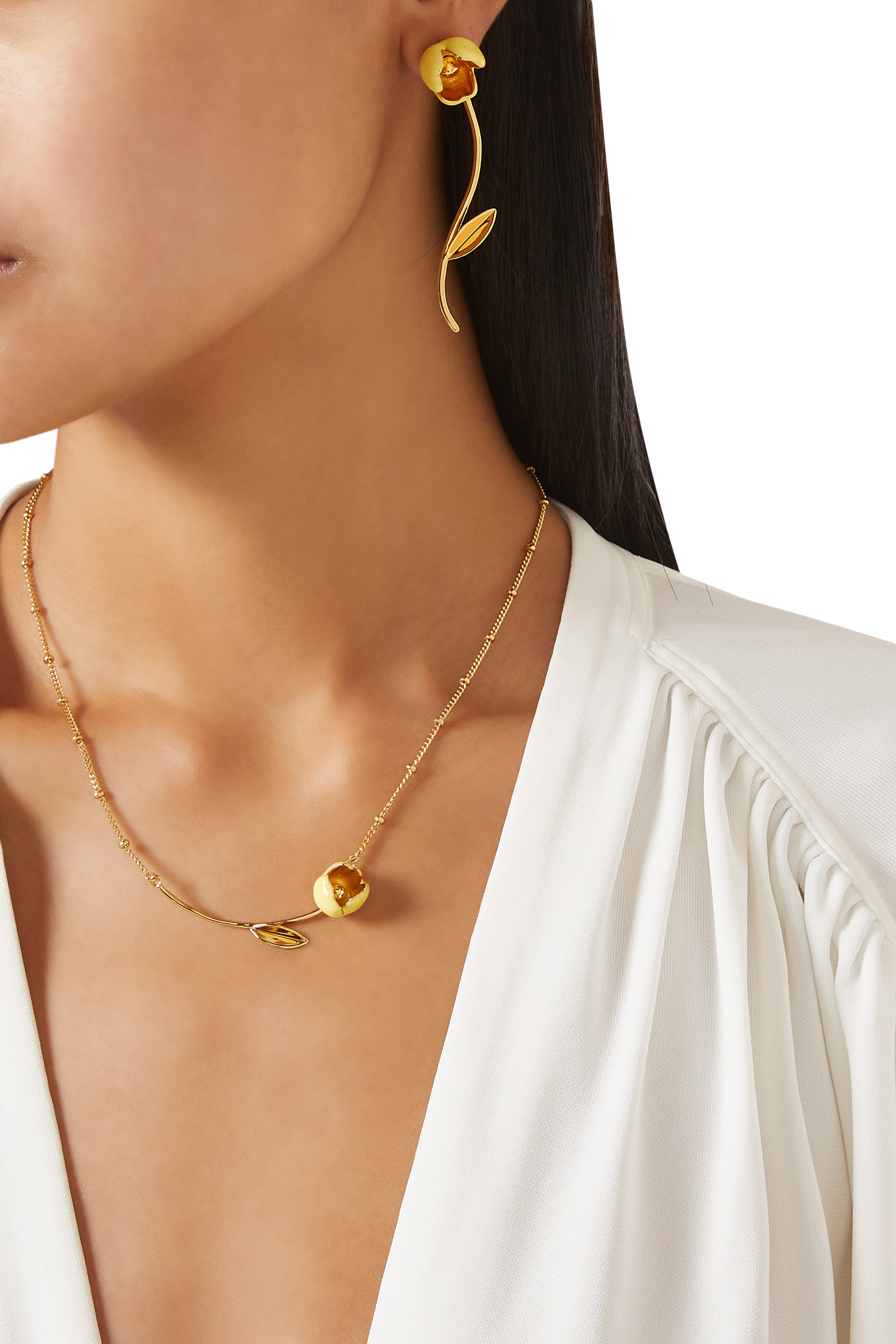 أقراط ستيتمنت بتصميم على شكل زهرة بمينا 