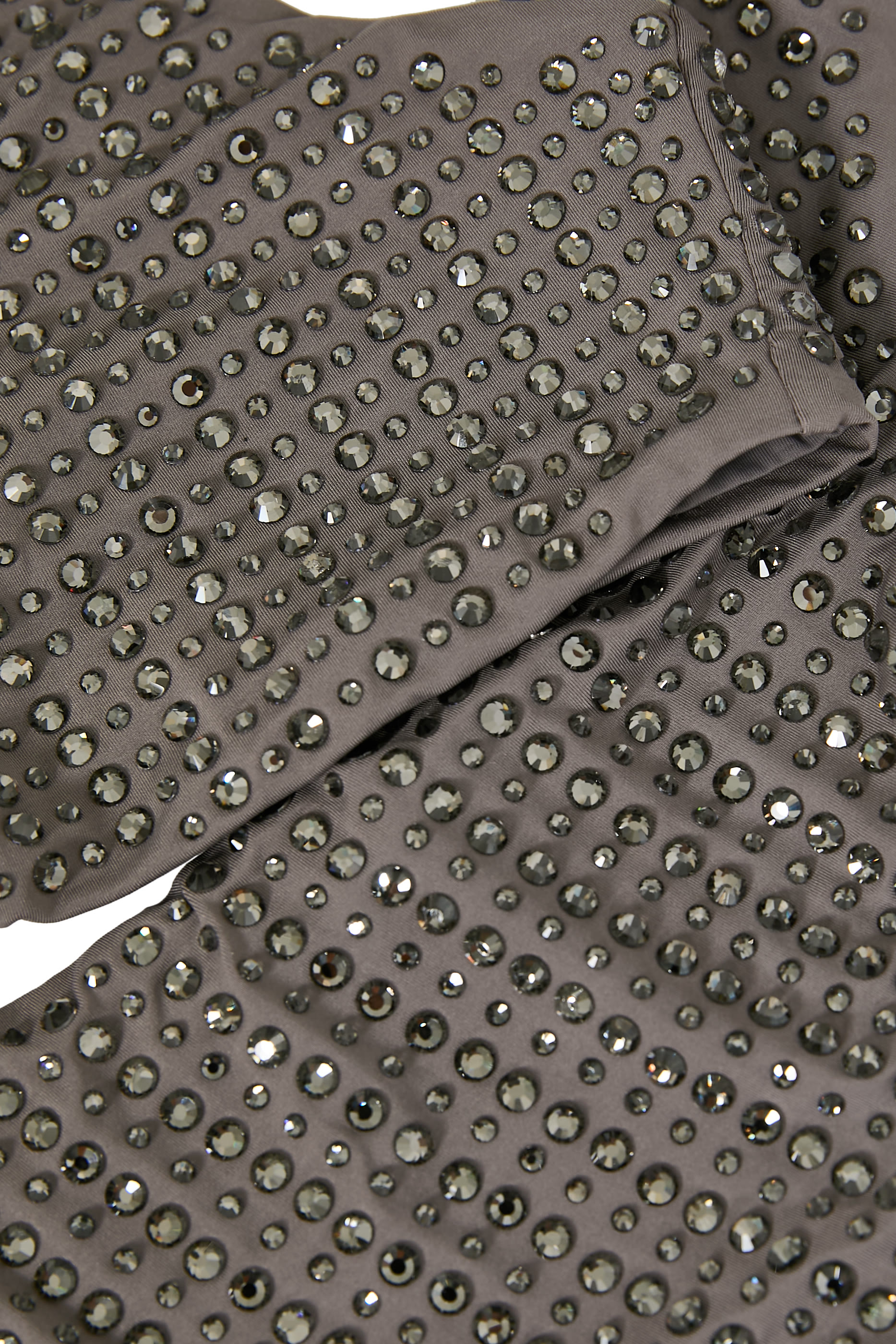 طقم سباحة برازيلي مع حمالة صدر 