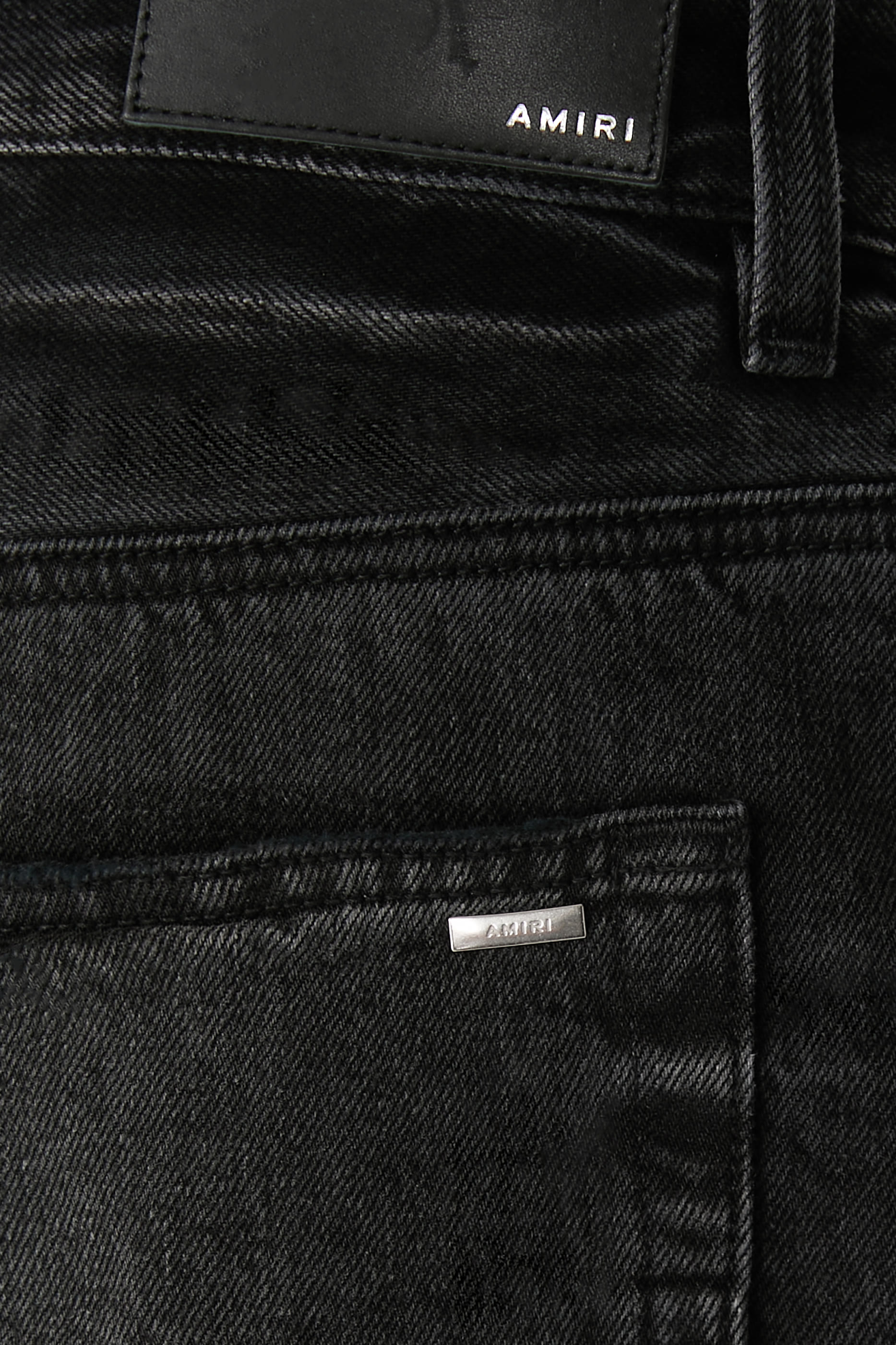 بنطال جينز ام اكس 1 بقصة ساق مستقيمة وتفاصيل جلد