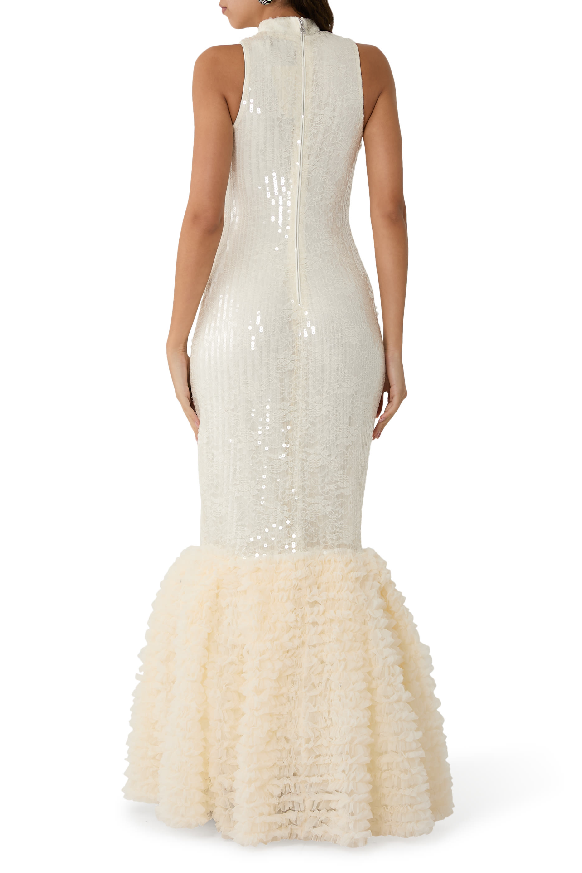 فستان طويل مطرز بالترتر