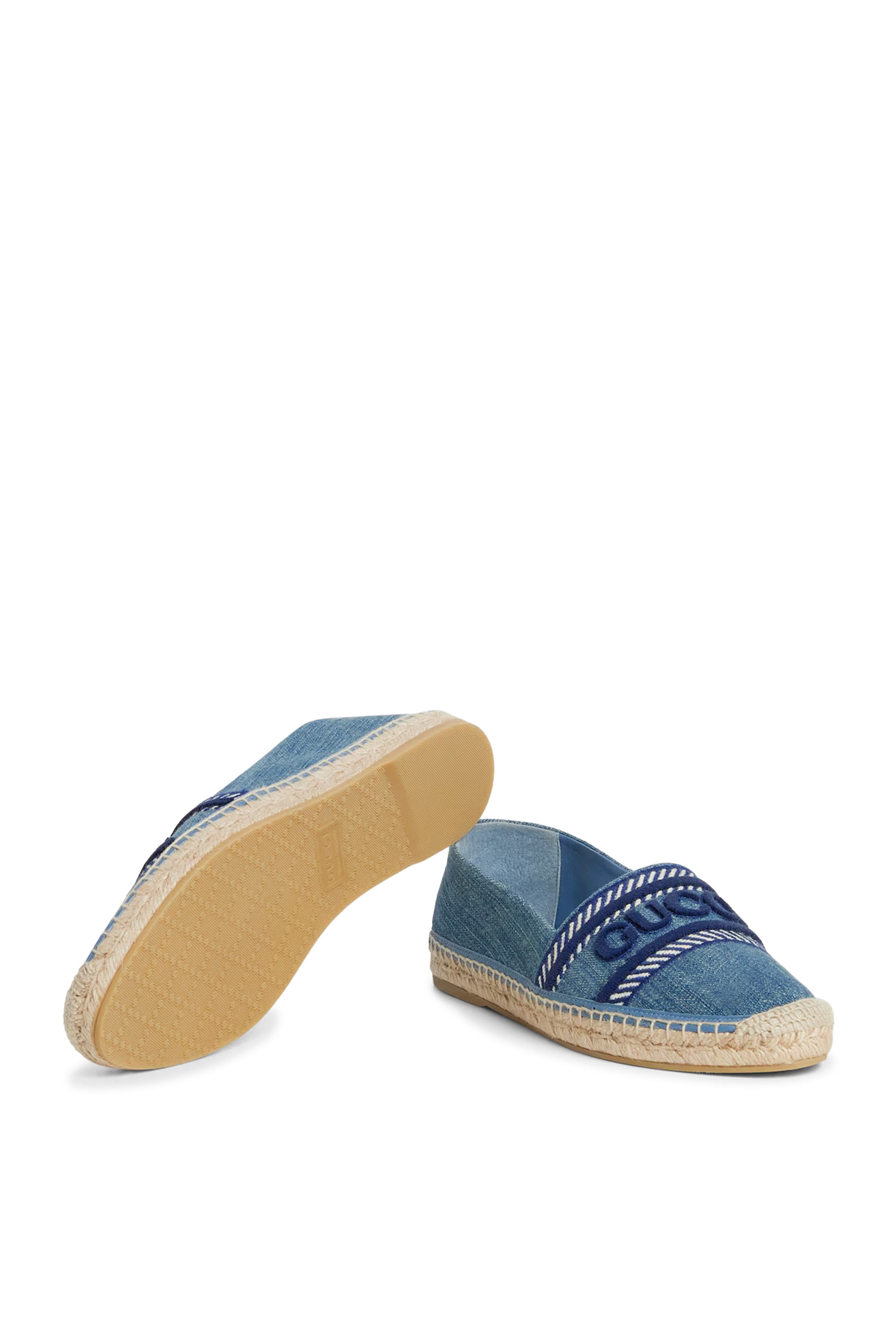 حذاء إسبارديل بشعار الماركة