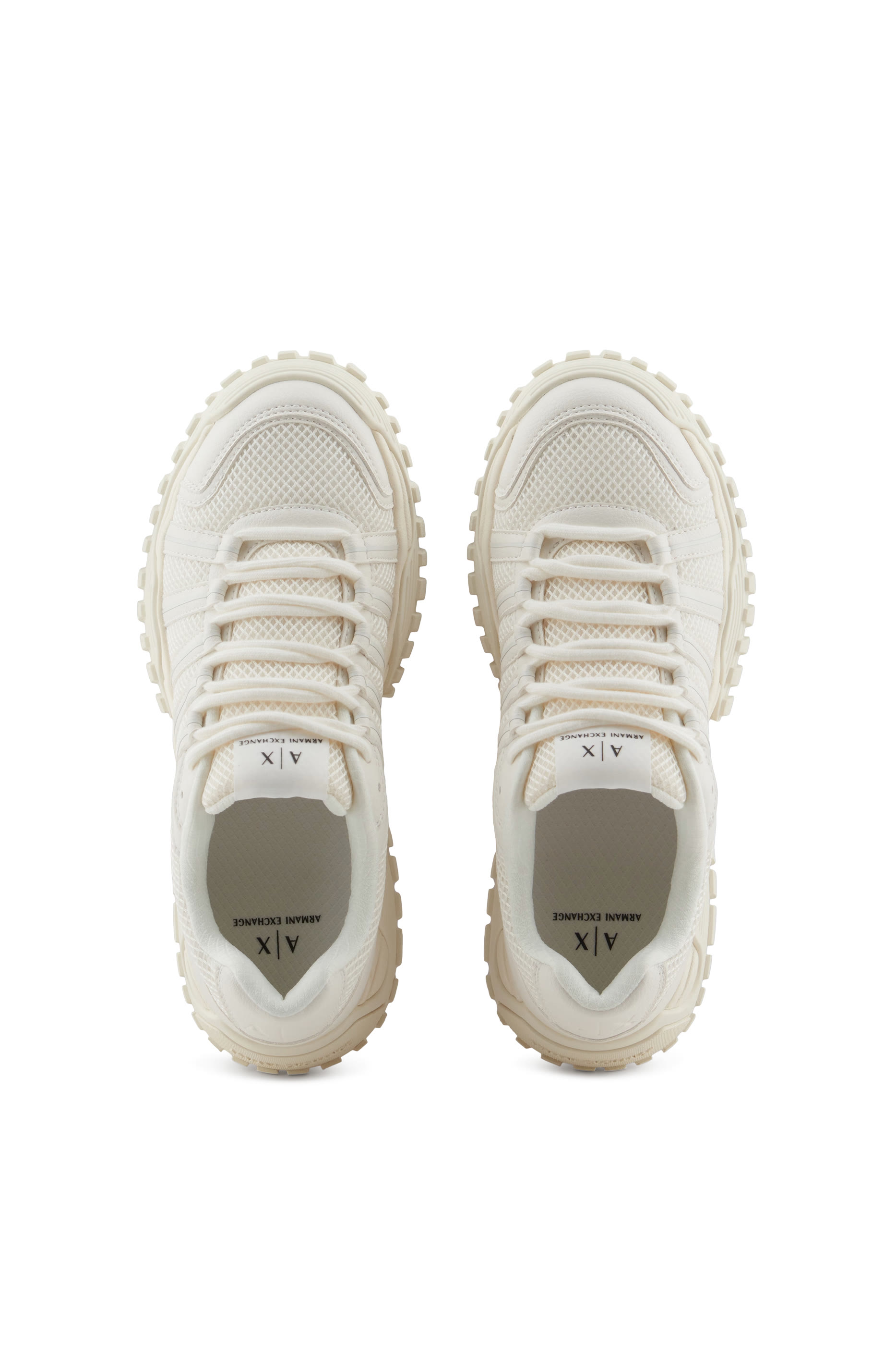 سنيكرز ليو بأربطة