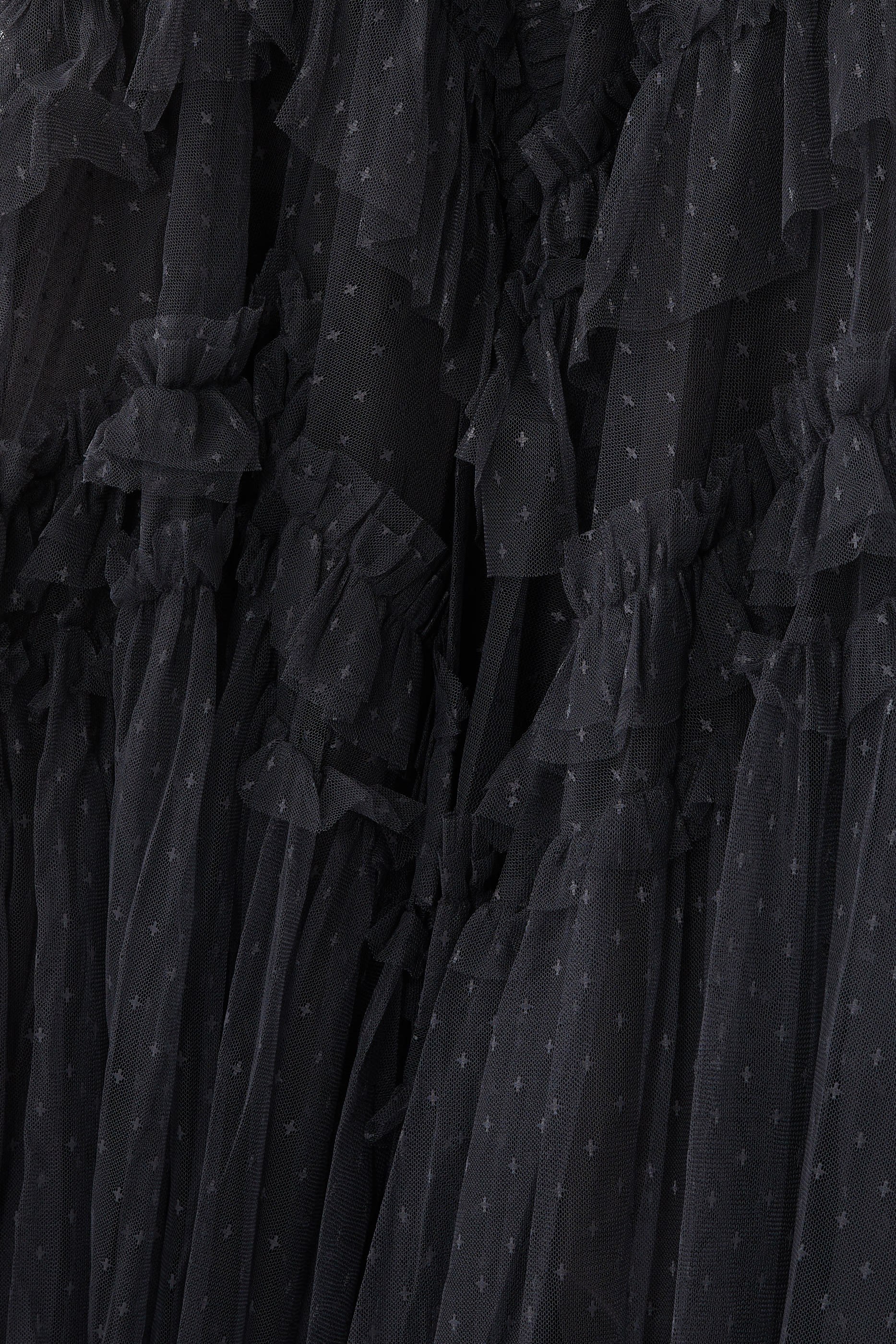 فستان سهرة إيليا برباط حول العنق