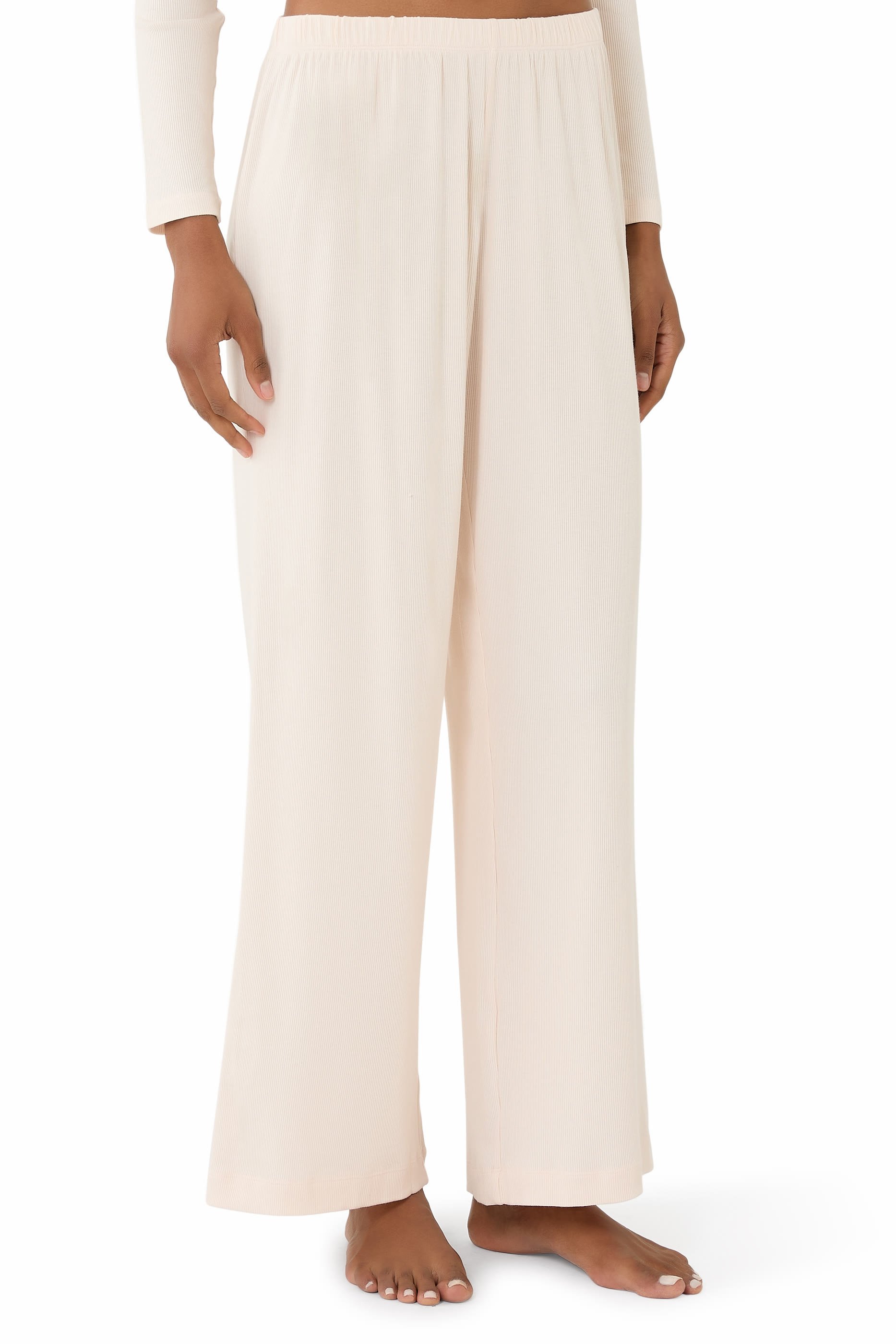 طقم بيجامة بأكمام طويلة وحواف دانتيل جيرسيه مضلع