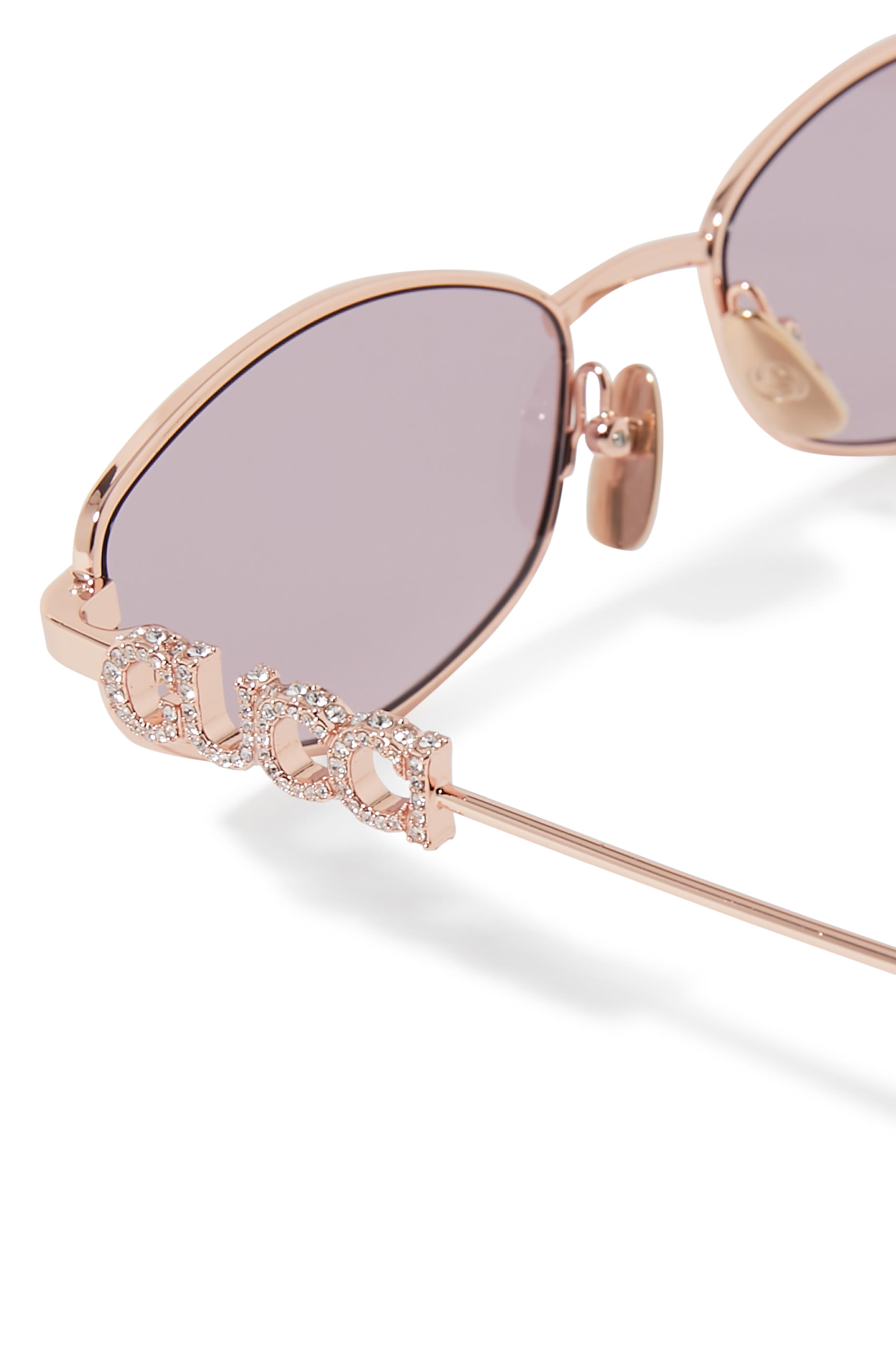 نظارة شمسية بإطار بيضاوي