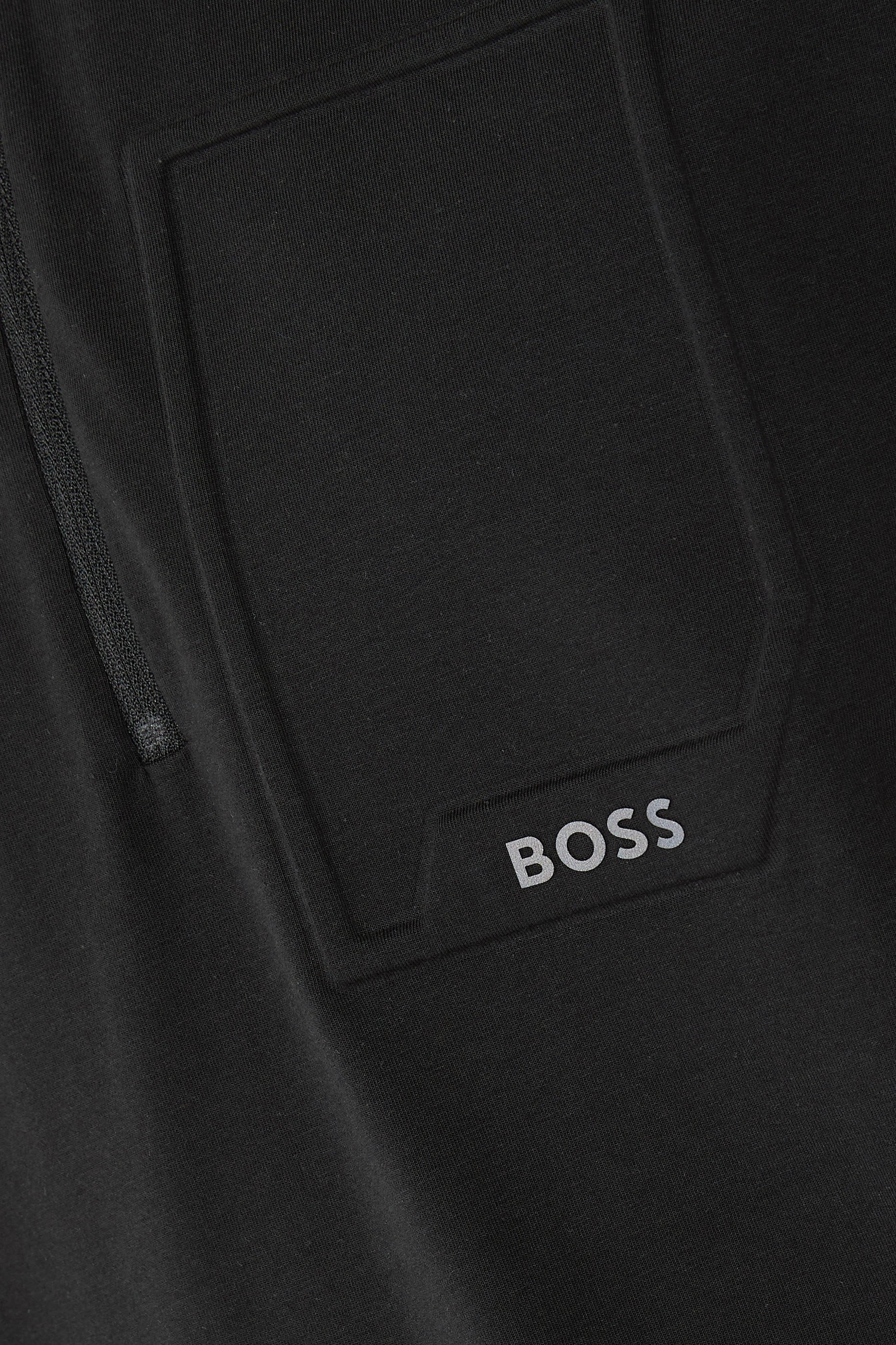 قميص بولو أوربن بياقة بسحاب قماش معالج