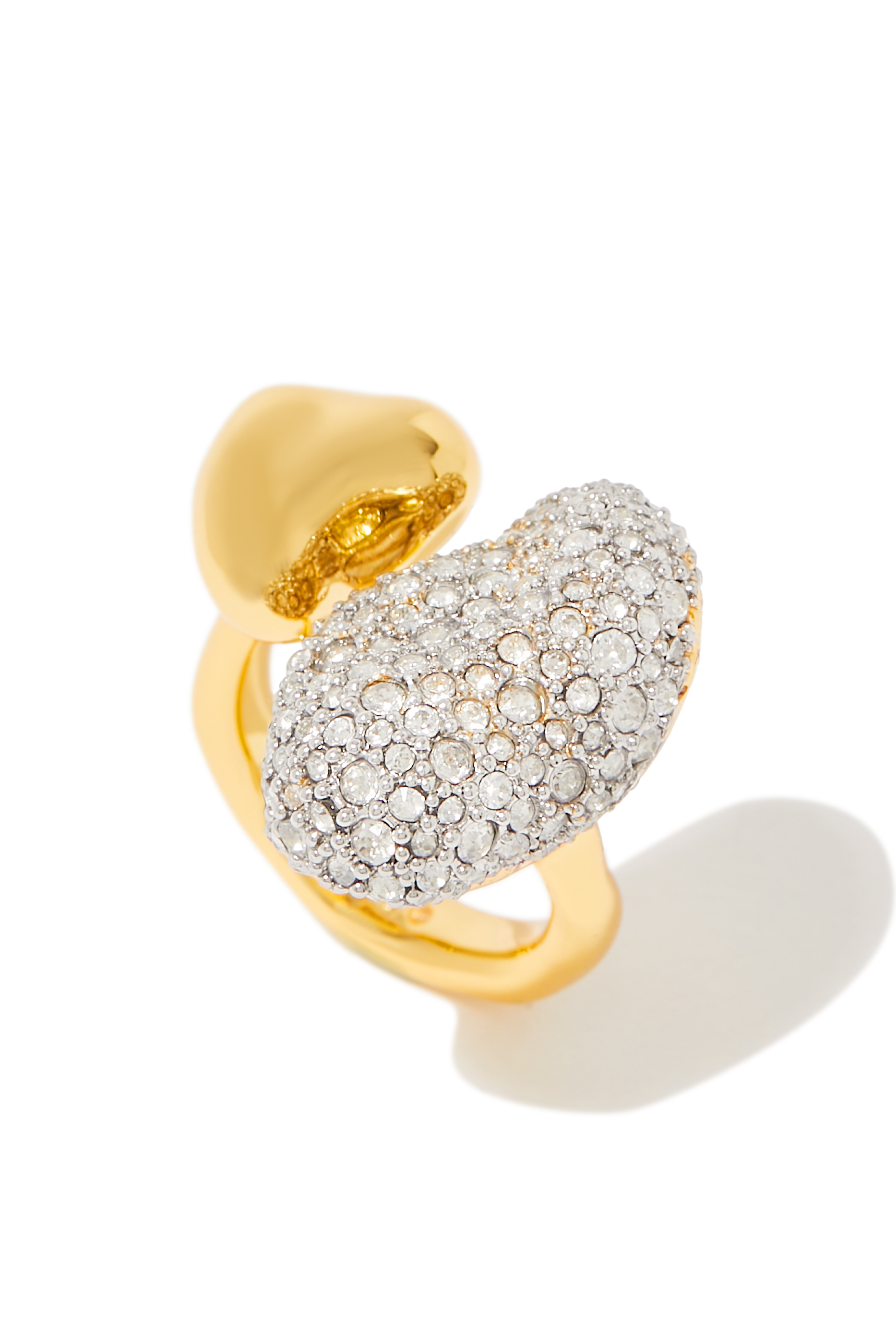 خاتم سولاناليس بتصميم حصى مرصع بالكريستال