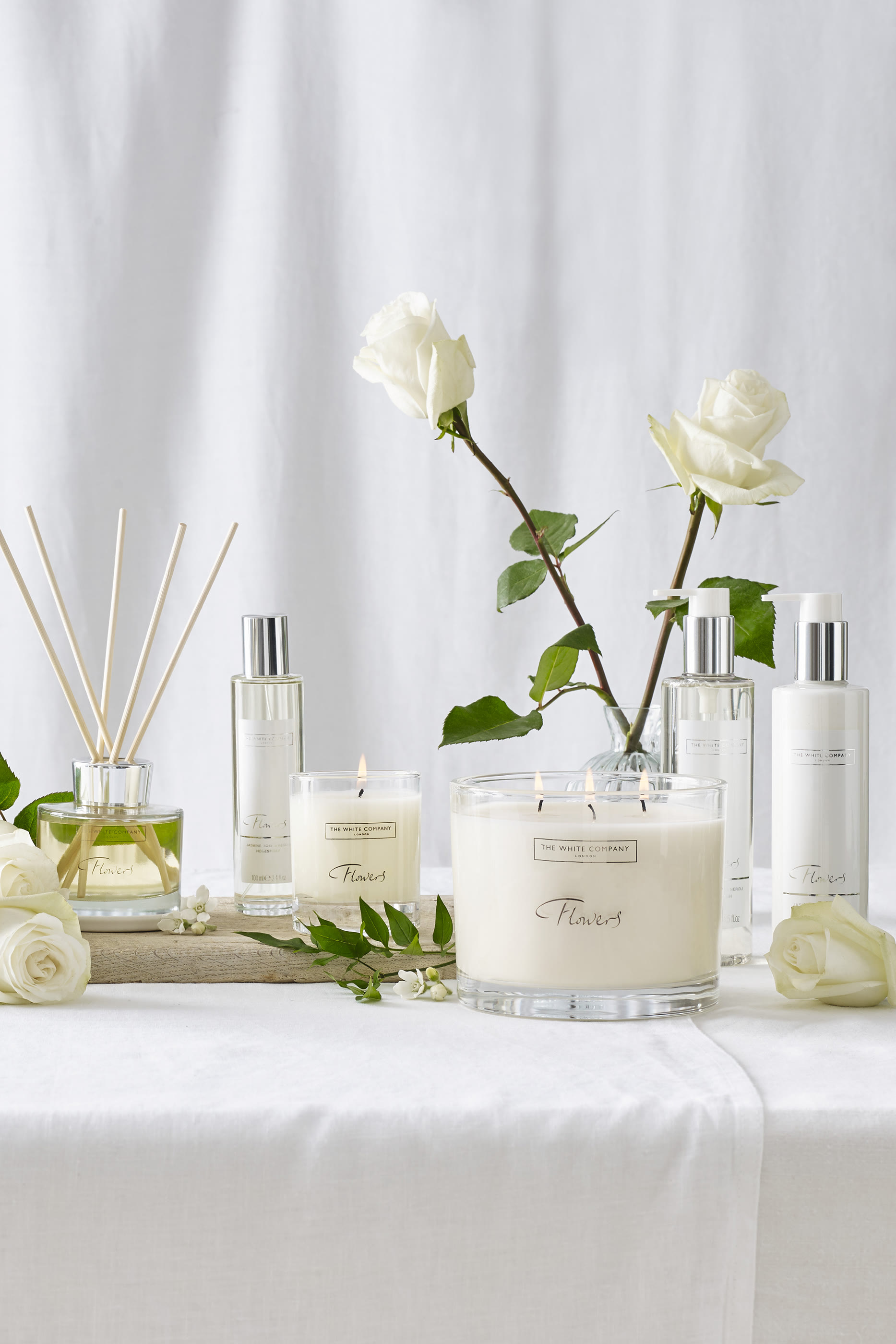 مجموعة هدايا فلاورز لليدين والأظافر