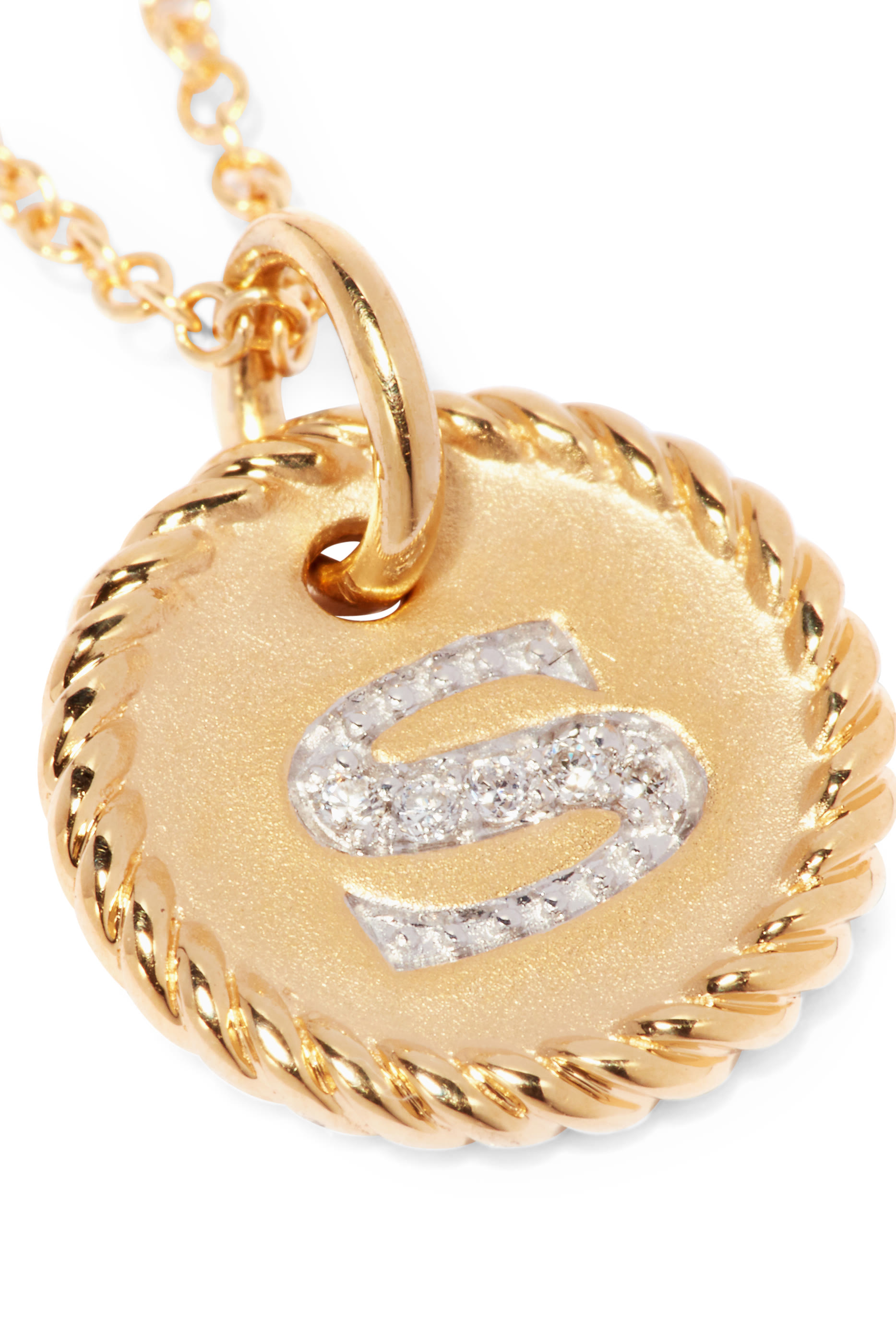 قلادة بدلاية مزينة بحرف