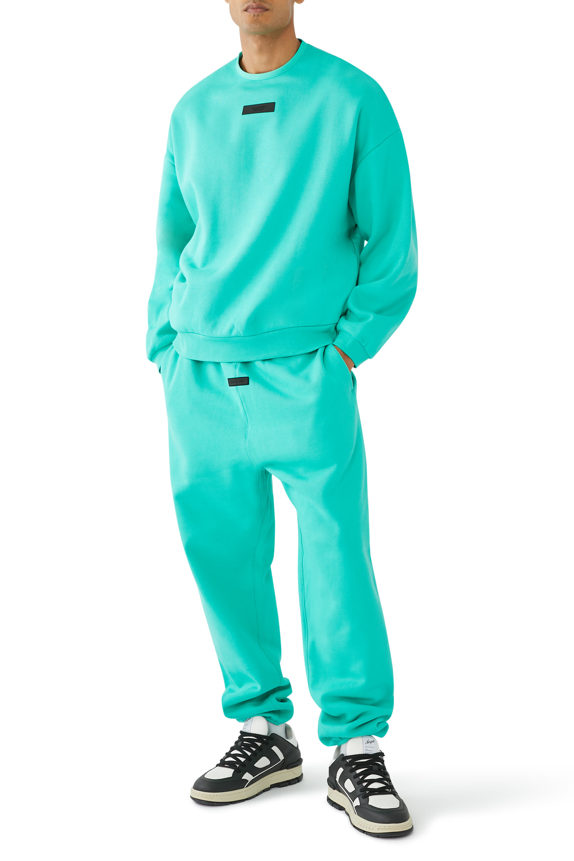 بنطال رياضي بشعار الماركة