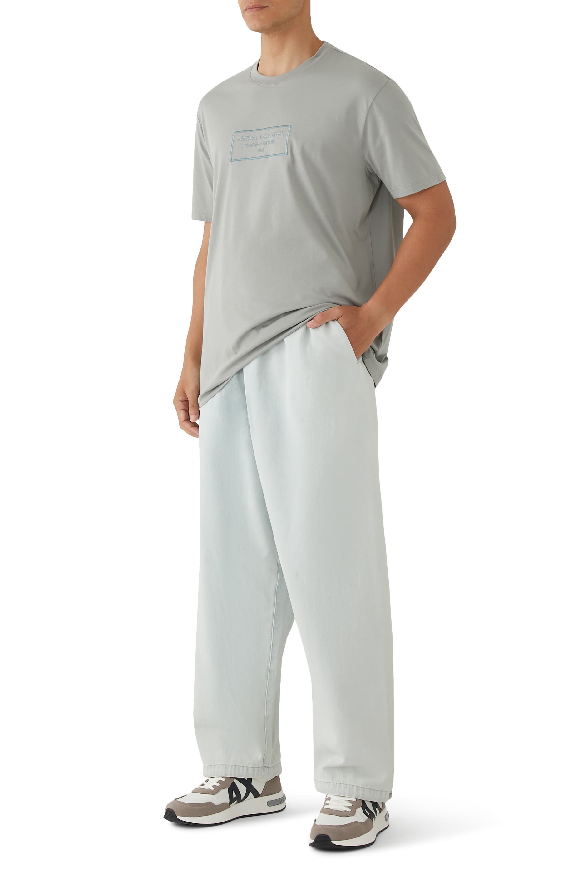 تيشيرت بشعار الماركة