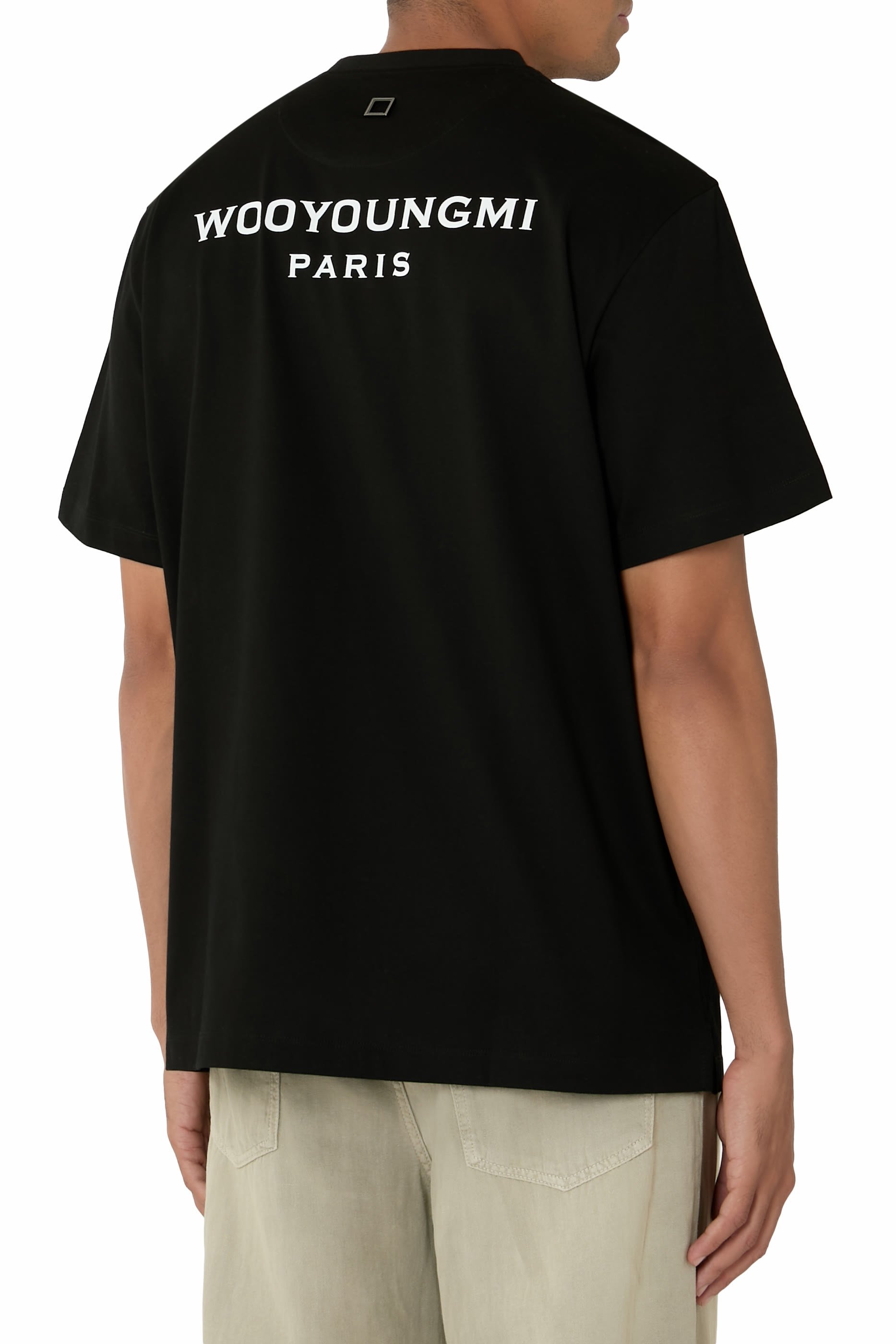 تيشيرت بشعار الماركة في الخلف قطن