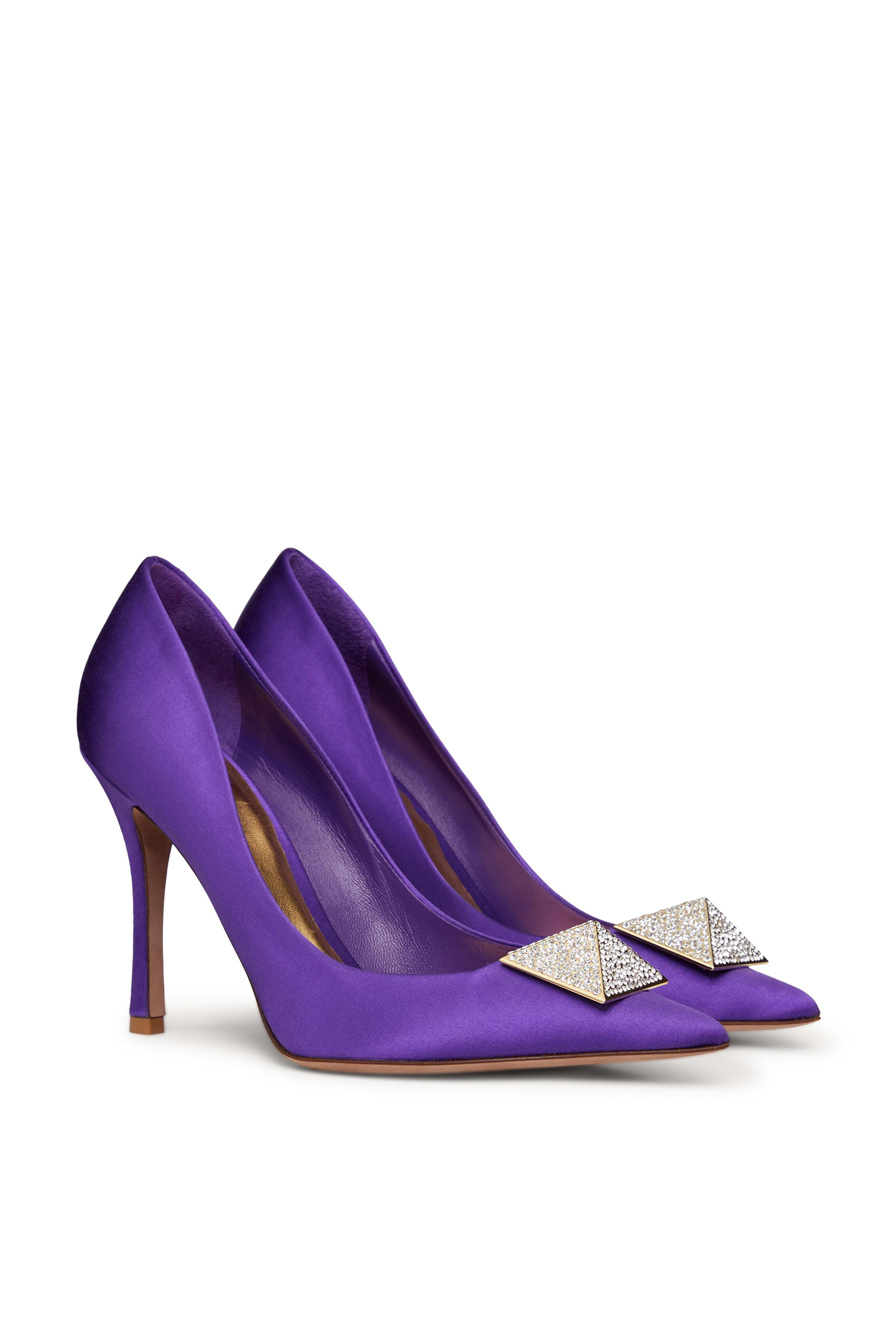 حذاء كلاسيك فالنتينو غارافاني 100 ستان مرصع بحلية هرمية