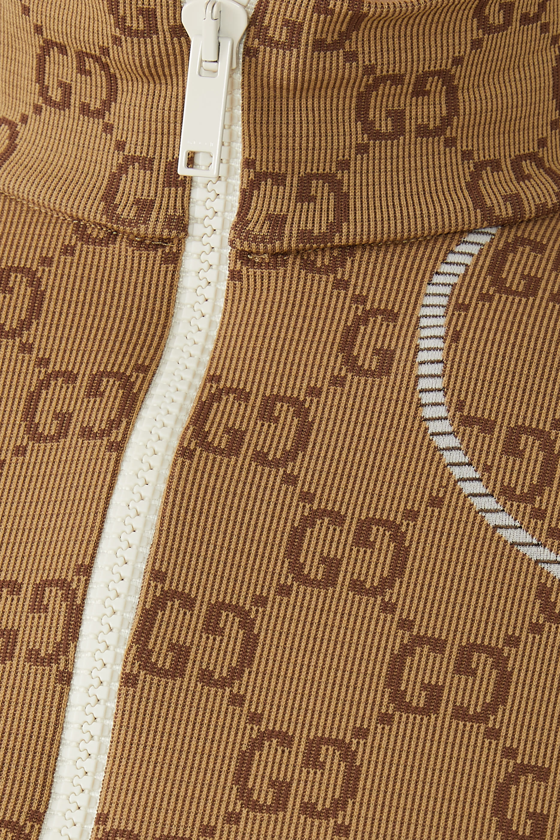 فستان بنقشة حرفي الماركة جاكار جيرسيه