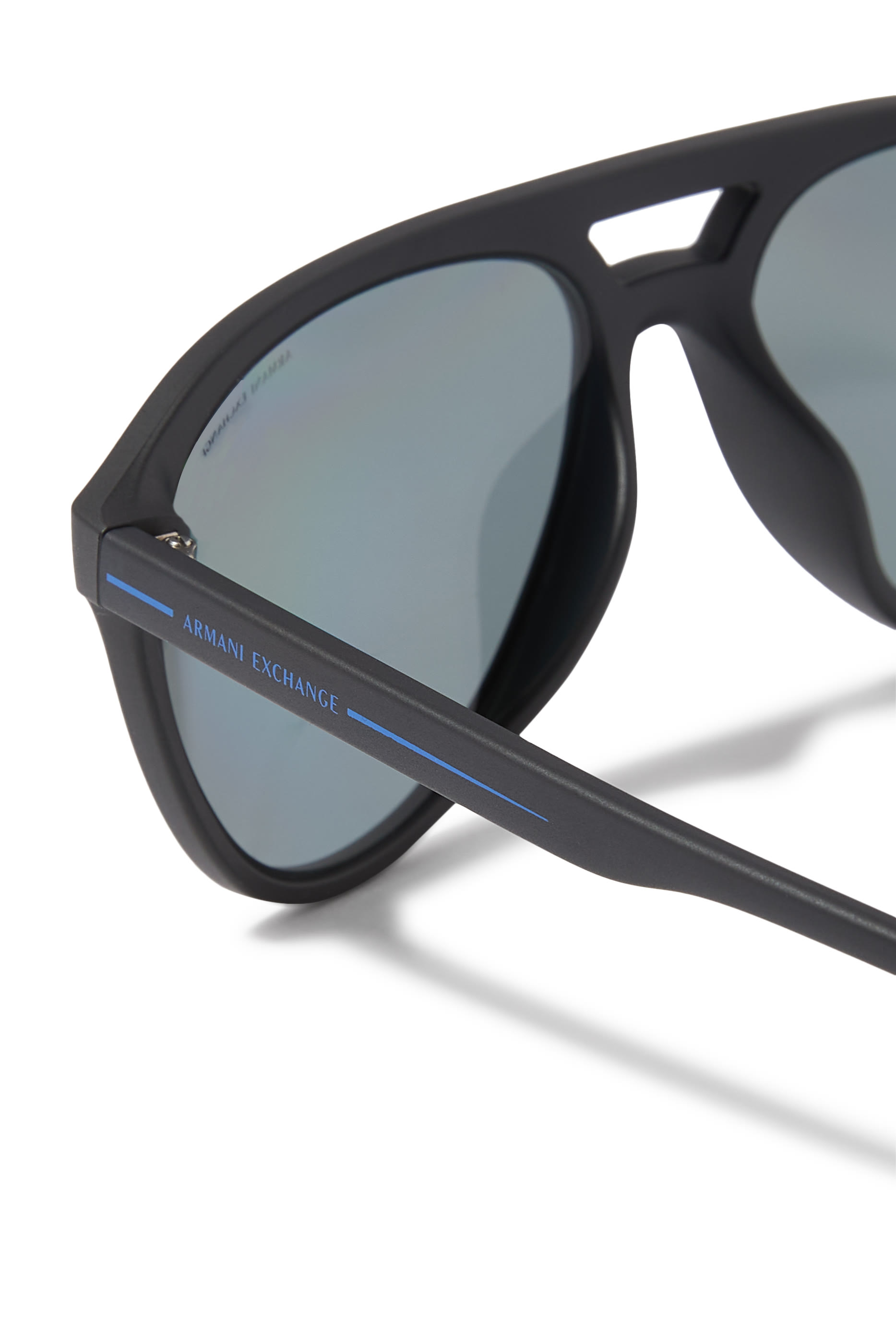 نظارة شمسية بإطار أفياتور من تشكيلة الملابس الرياضية الأساسية