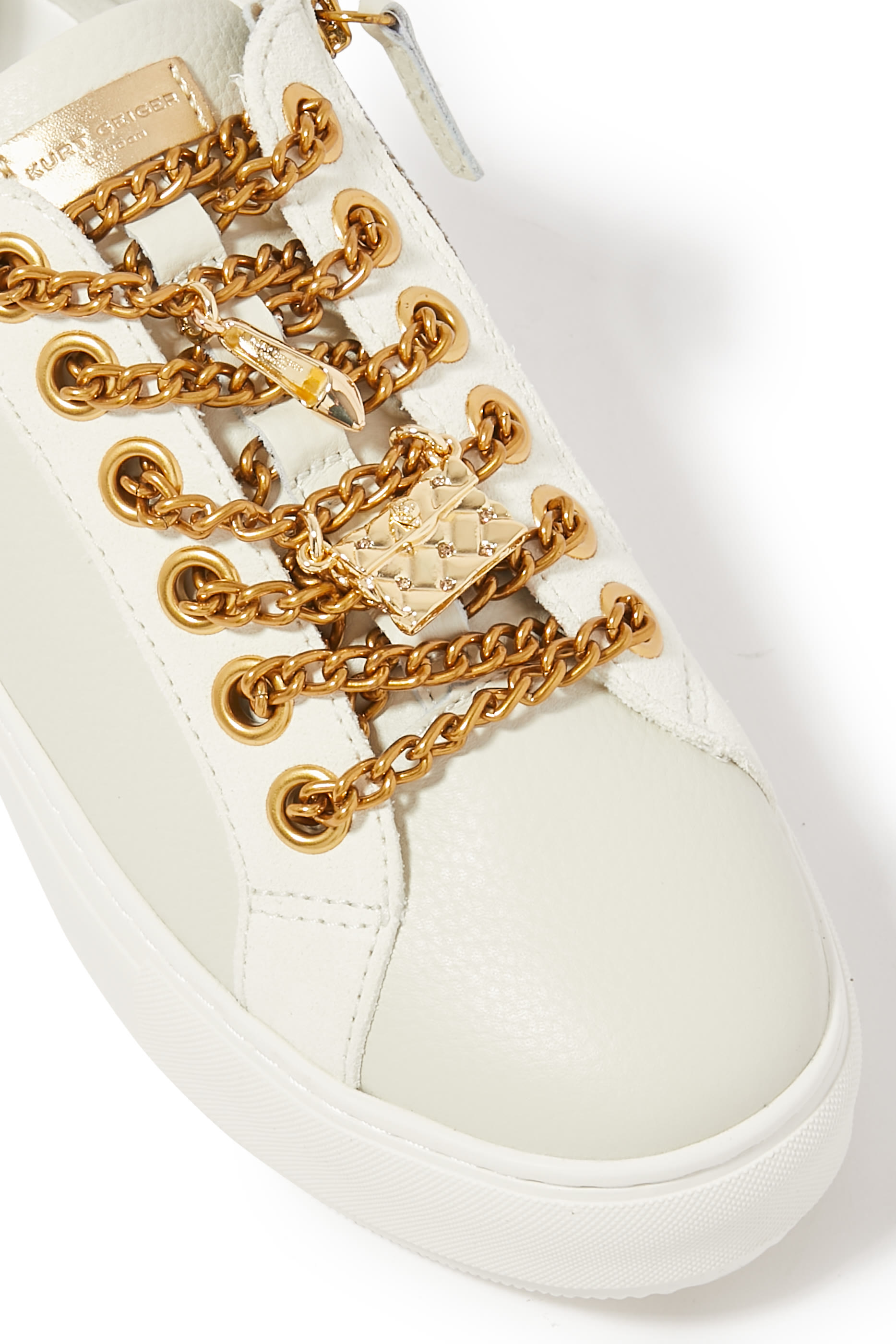 سنيكرز لاني بحلي