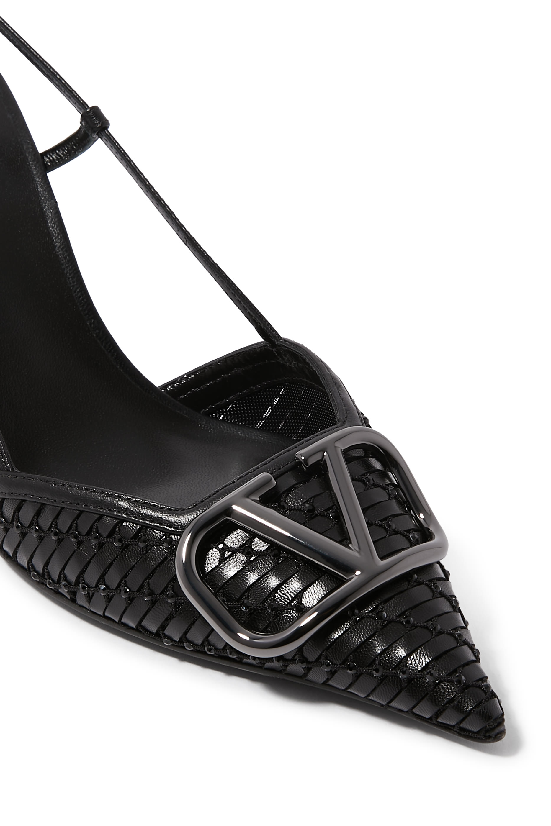 حذاء كلاسيك 80 بسير خلفي وشعار حرف الماركة