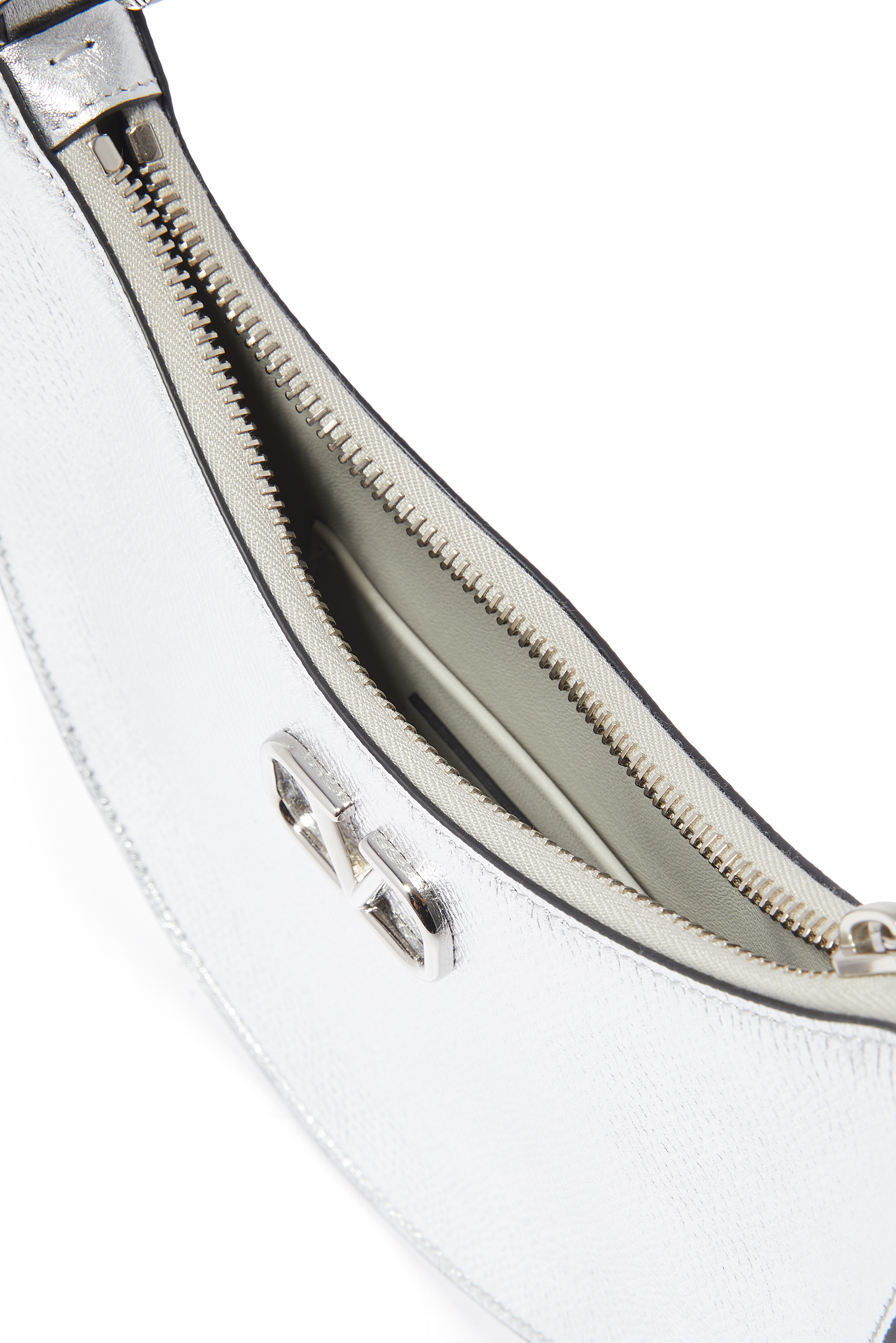 حقيبة صغيرة بشعار V