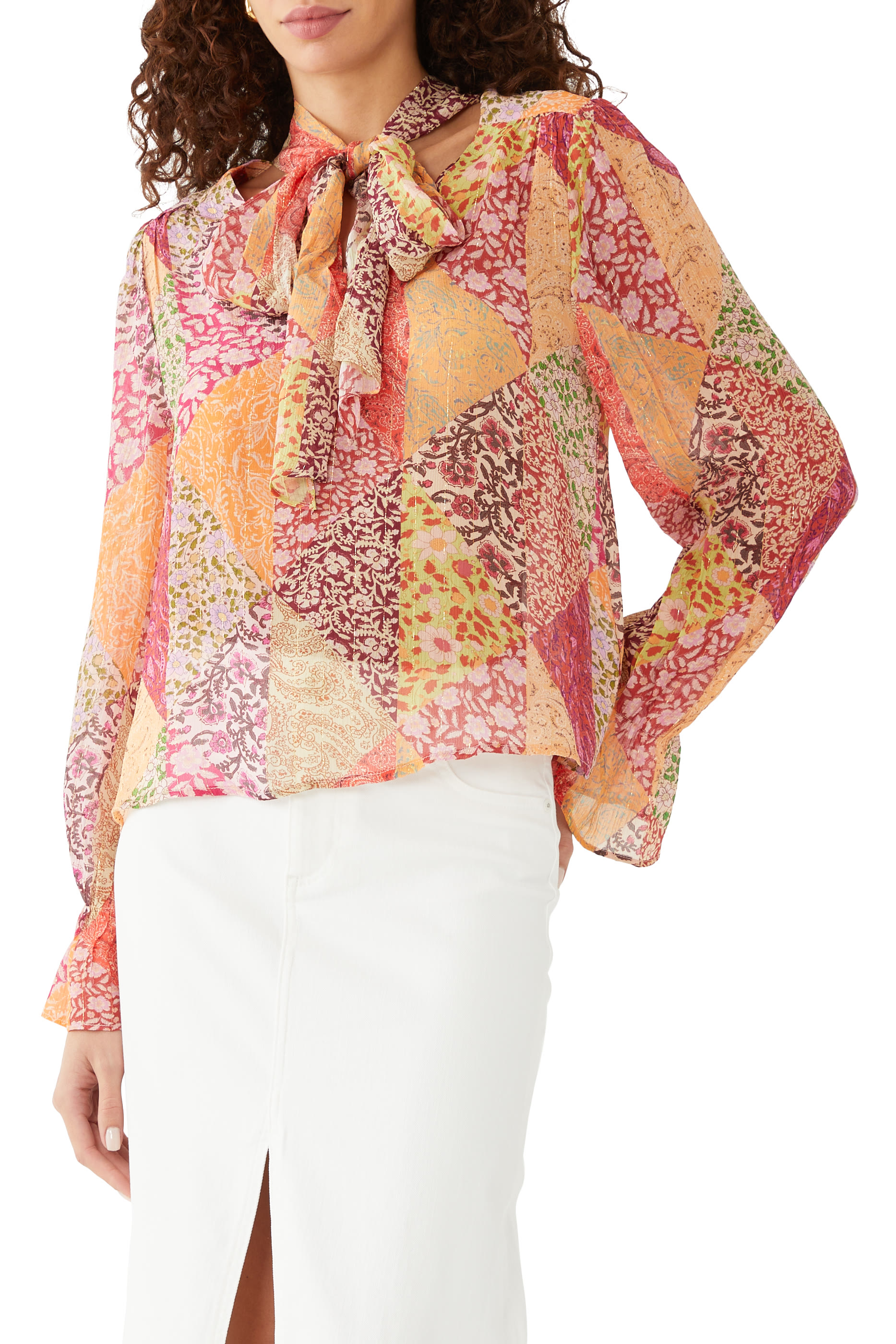 بلوزة جوفي بتصميم برقعات