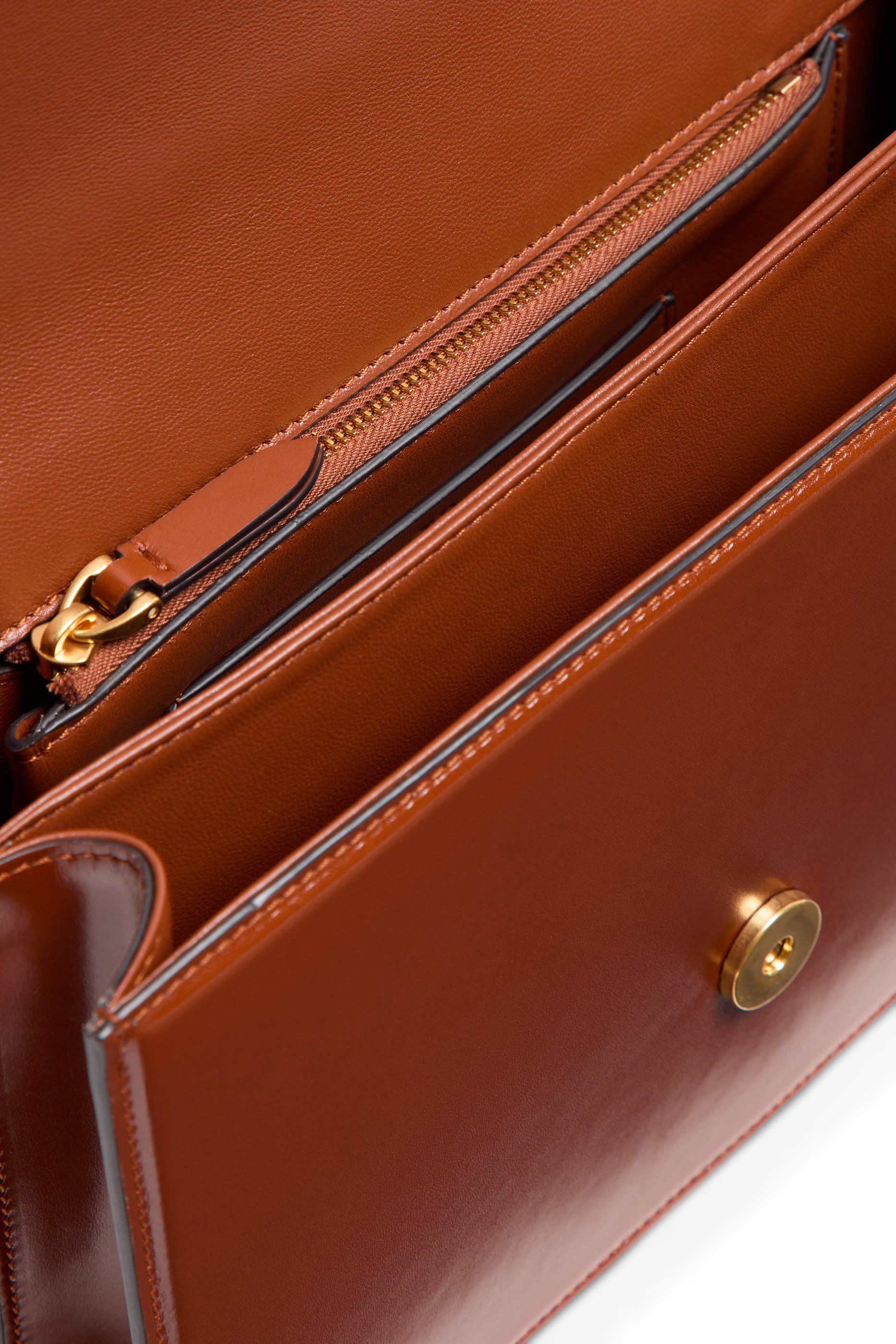 حقيبة كتف فاين صغيرة