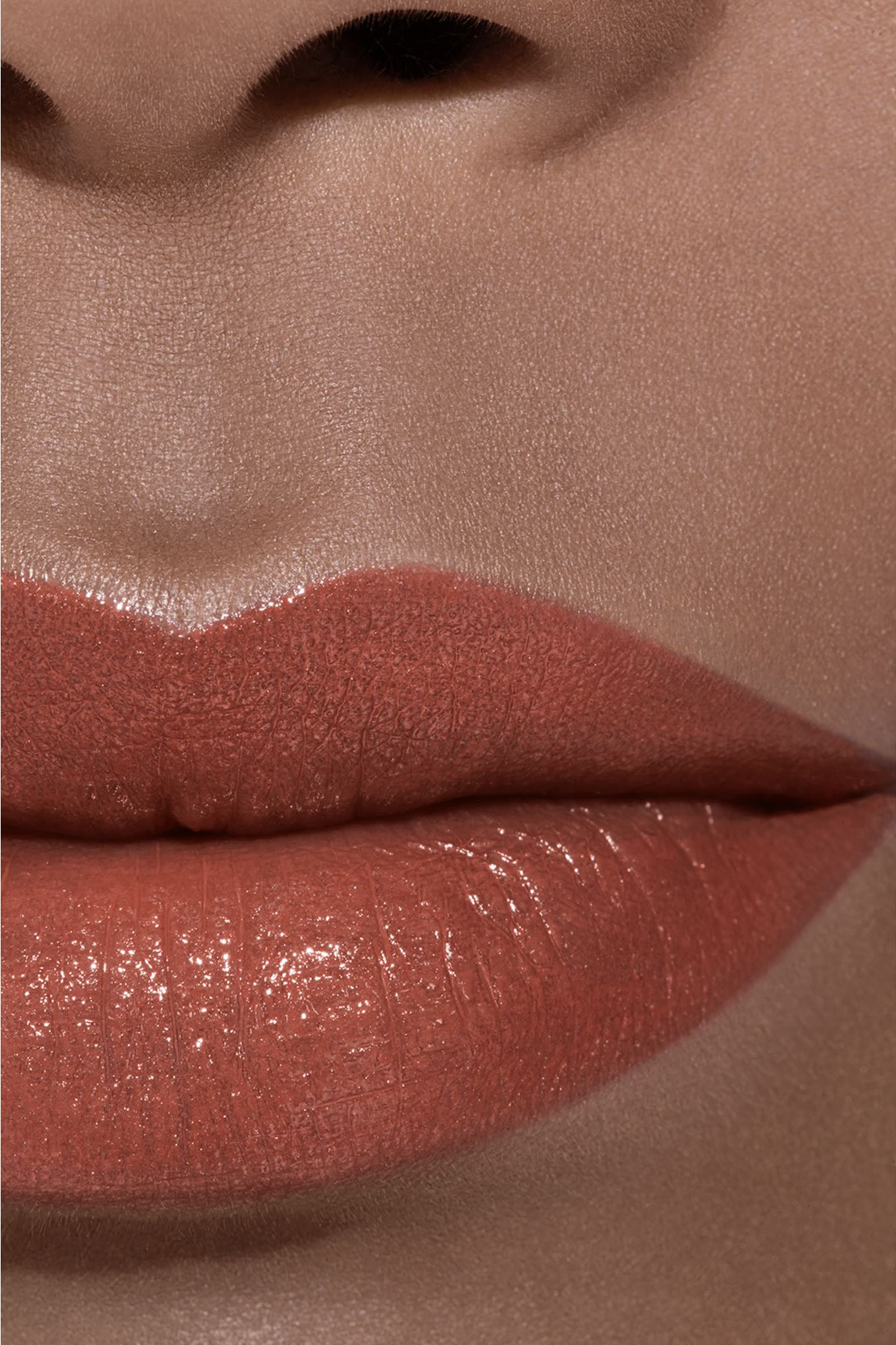 أحمر شفاه لامع Rouge Coco يدوم طويلا