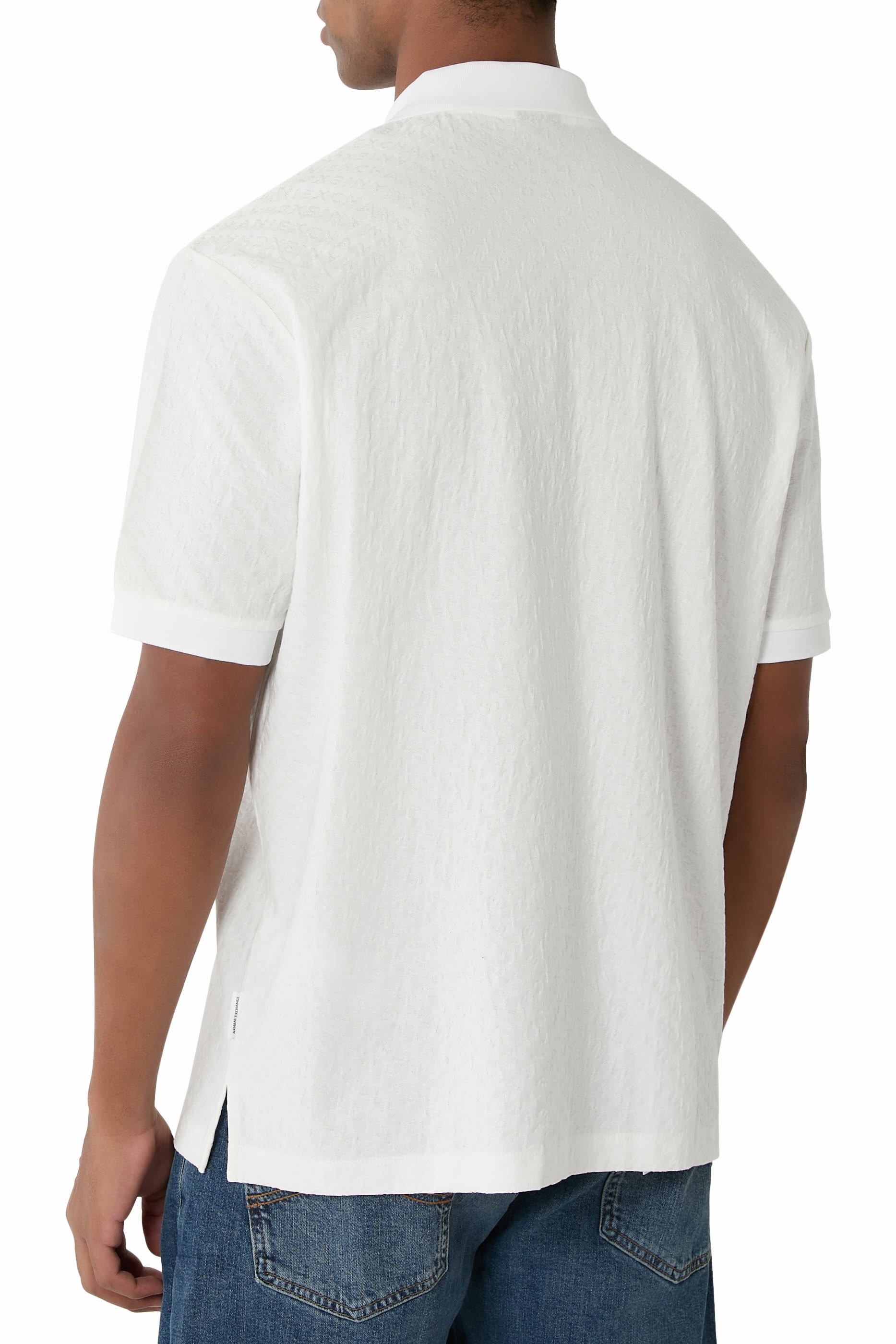 قميص بولو مزين بشعار الماركة