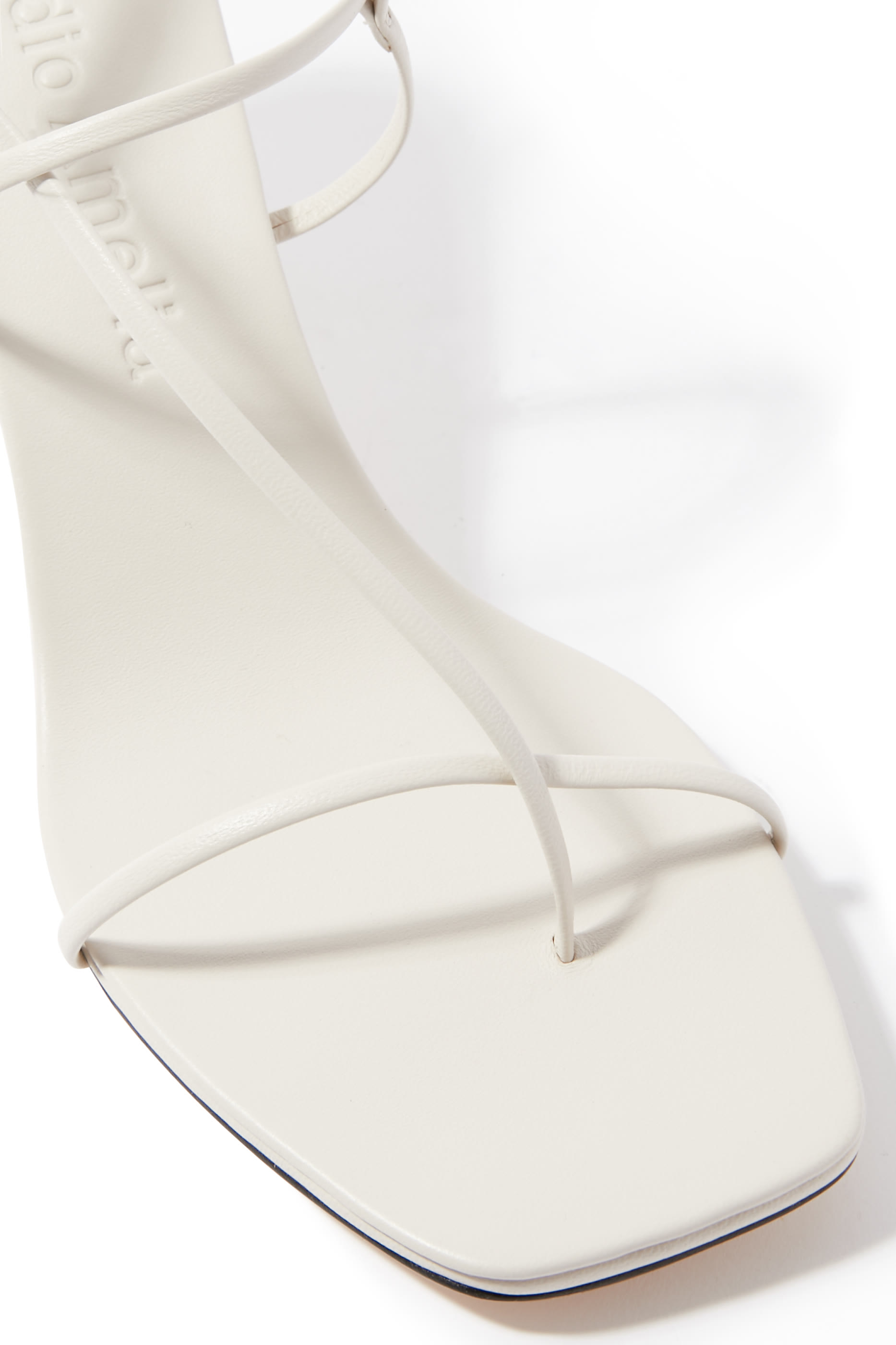 صندل بكعب 70مم مع تصميم متقاطع من الأمام