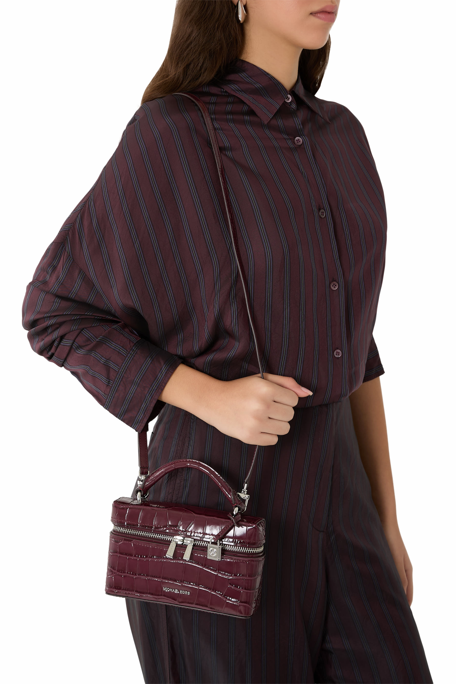 حقيبة كروس بودي جانا صغيرة جلد محفور بنقشة جلد التمساح