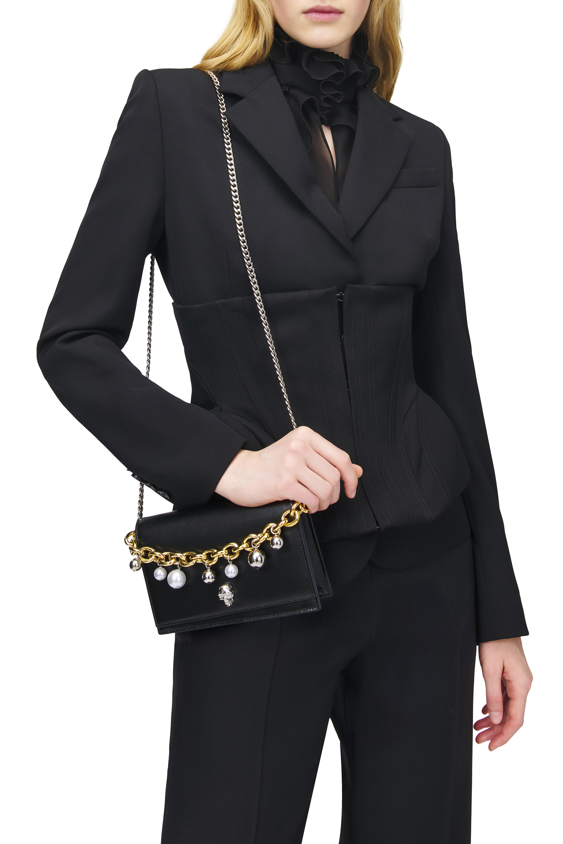 حقيبة بحلية جمجمة