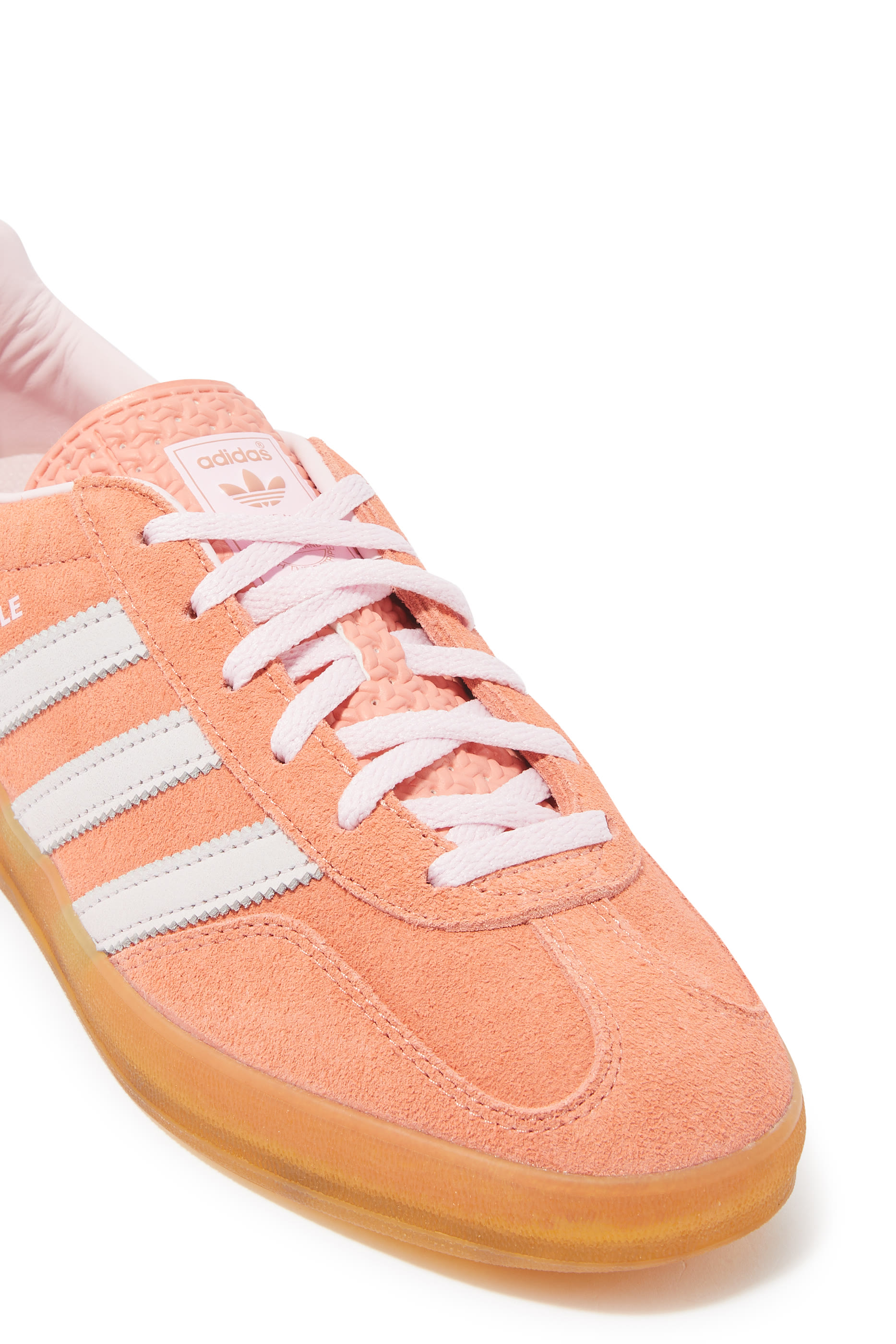 سنيكرز جازيل إندور