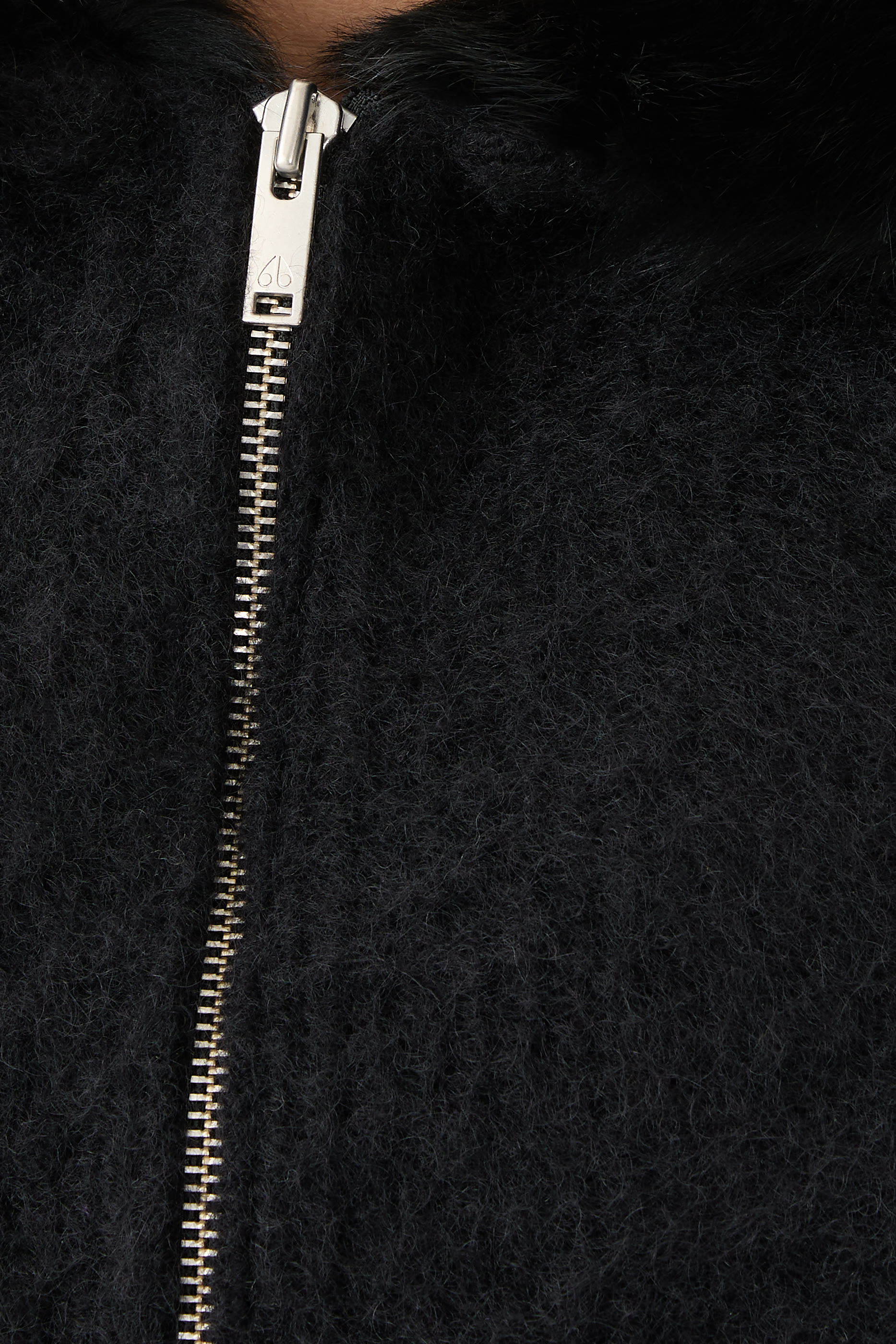 هودي سي جاي بتفاصيل مقسومة