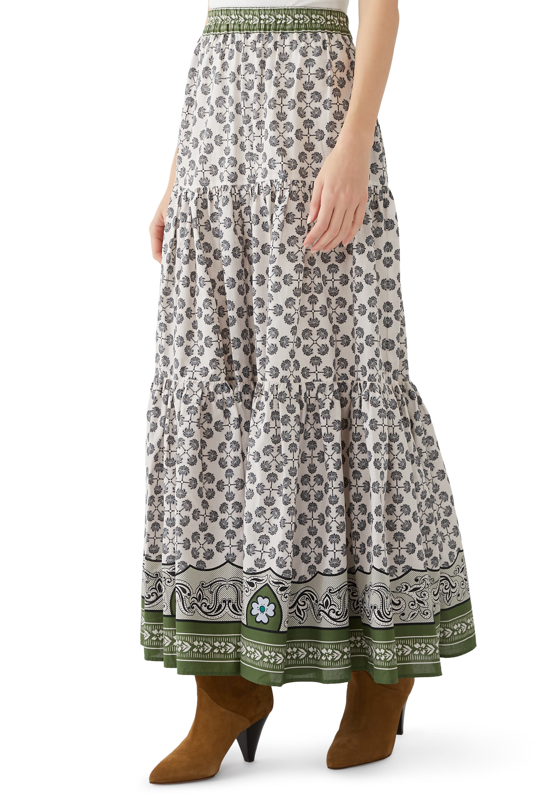 تنورة بيغ بلاسي