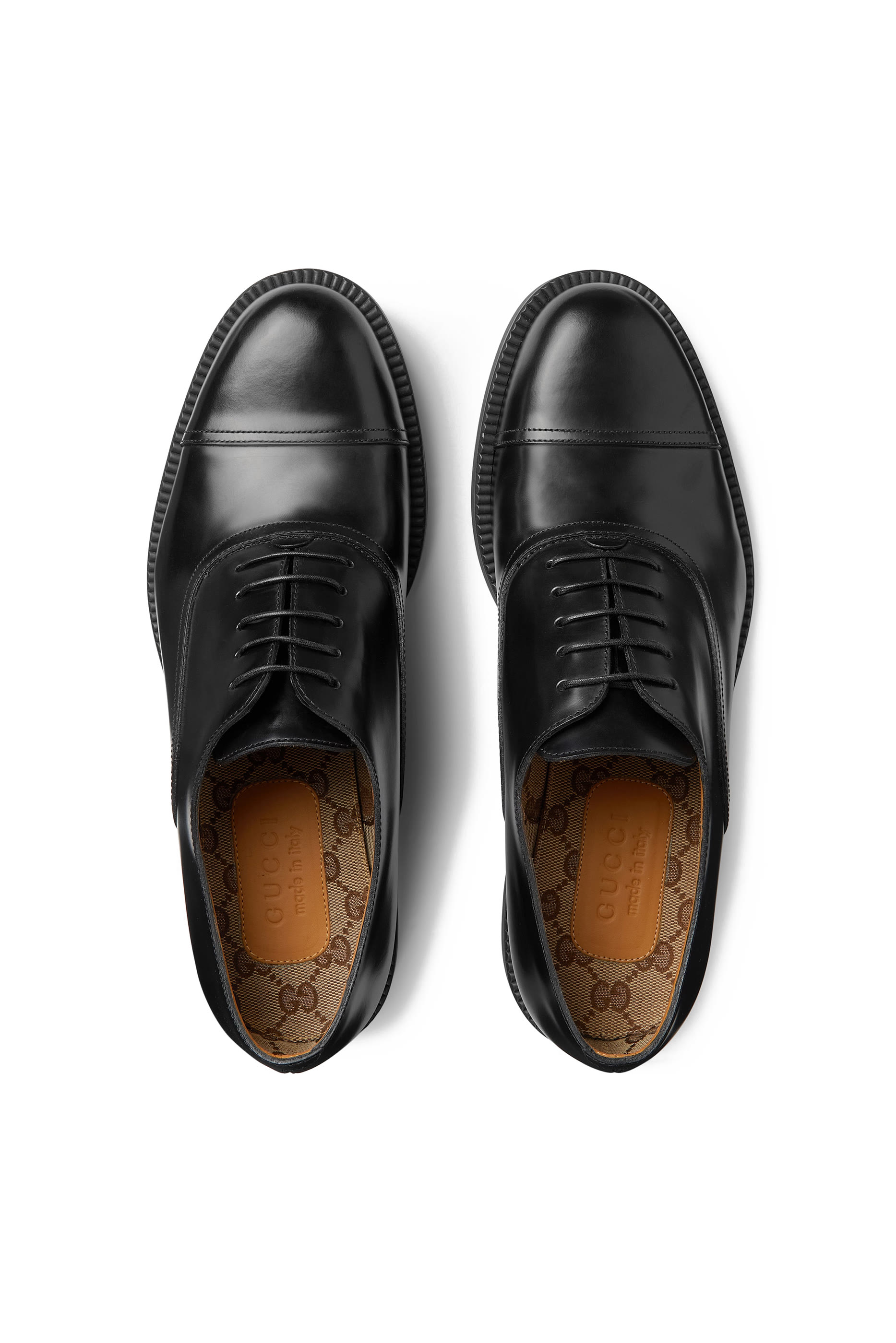 حذاء سهل الارتداء بأربطة