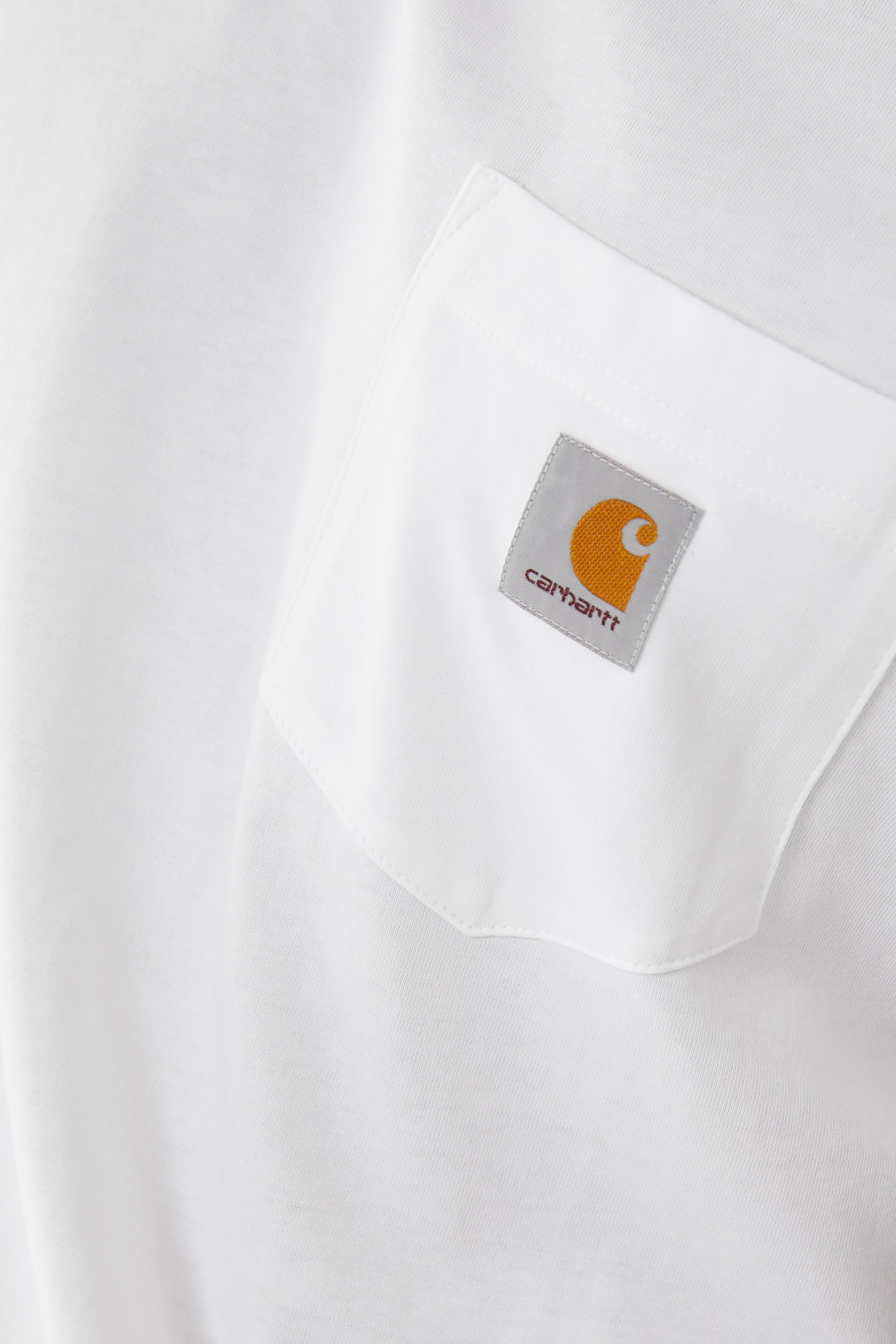 تيشرت بأكمام قصيرة بجيب