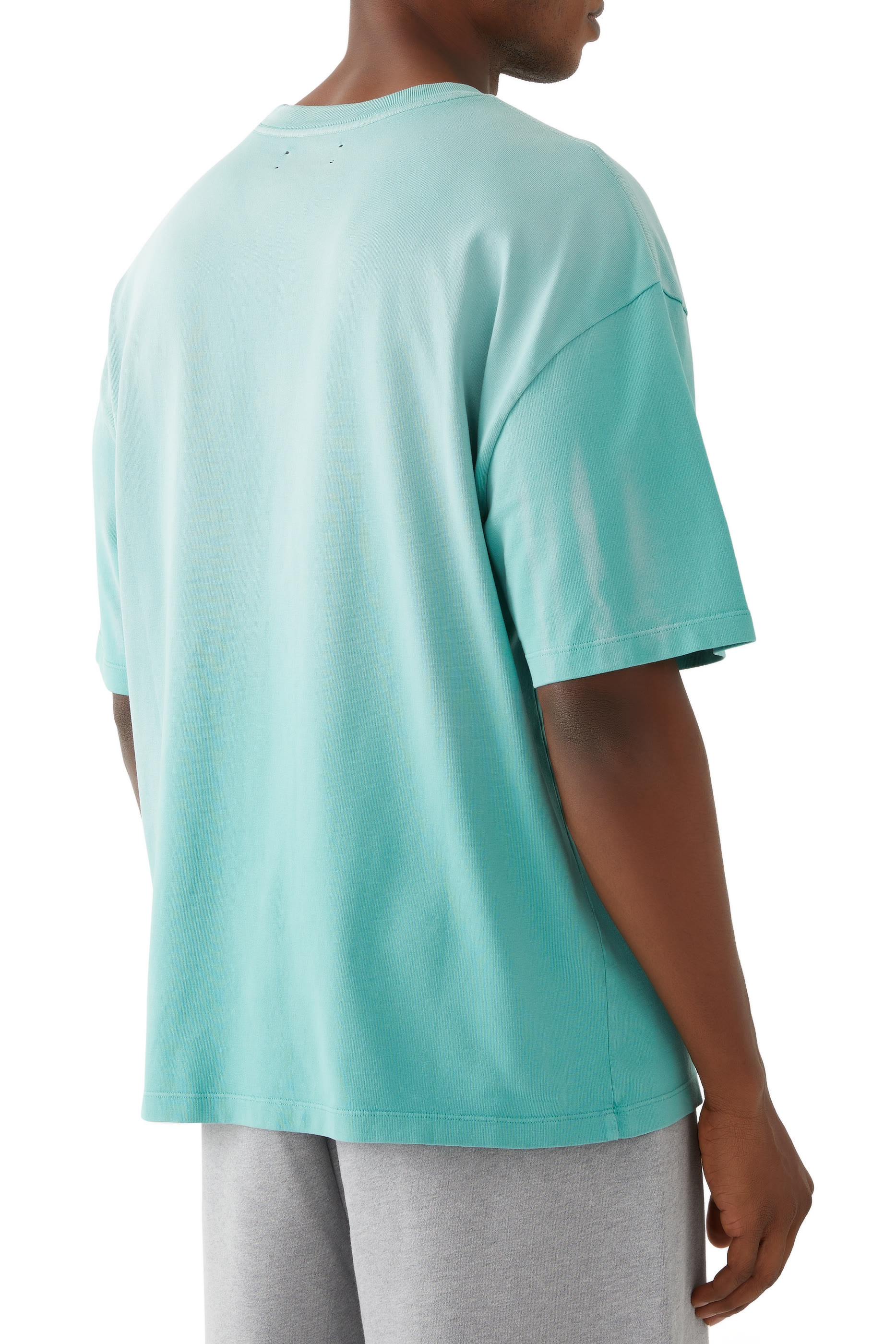 تيشيرت فينتج بقصة فضفاضة