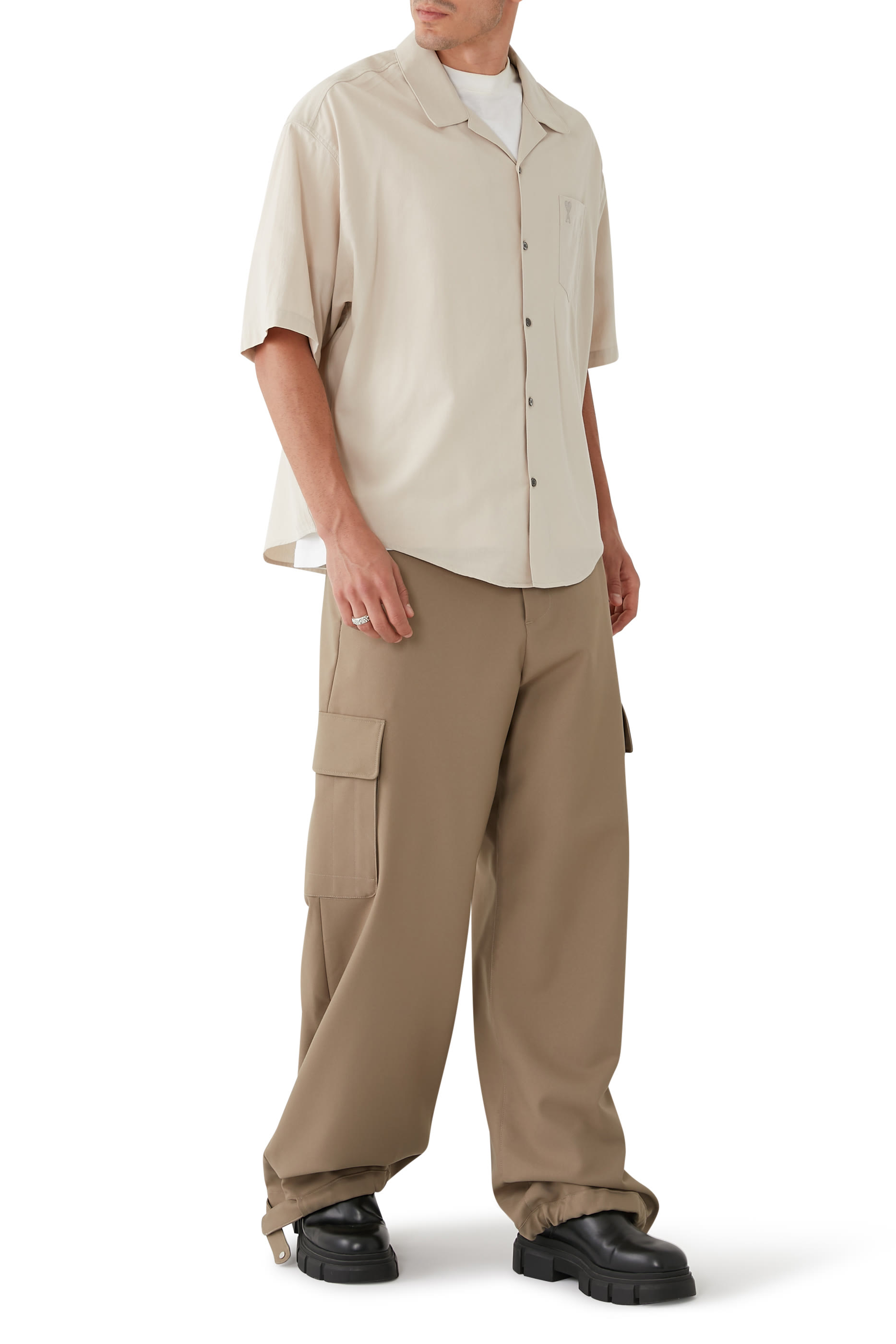 قميص بقصة مربعة