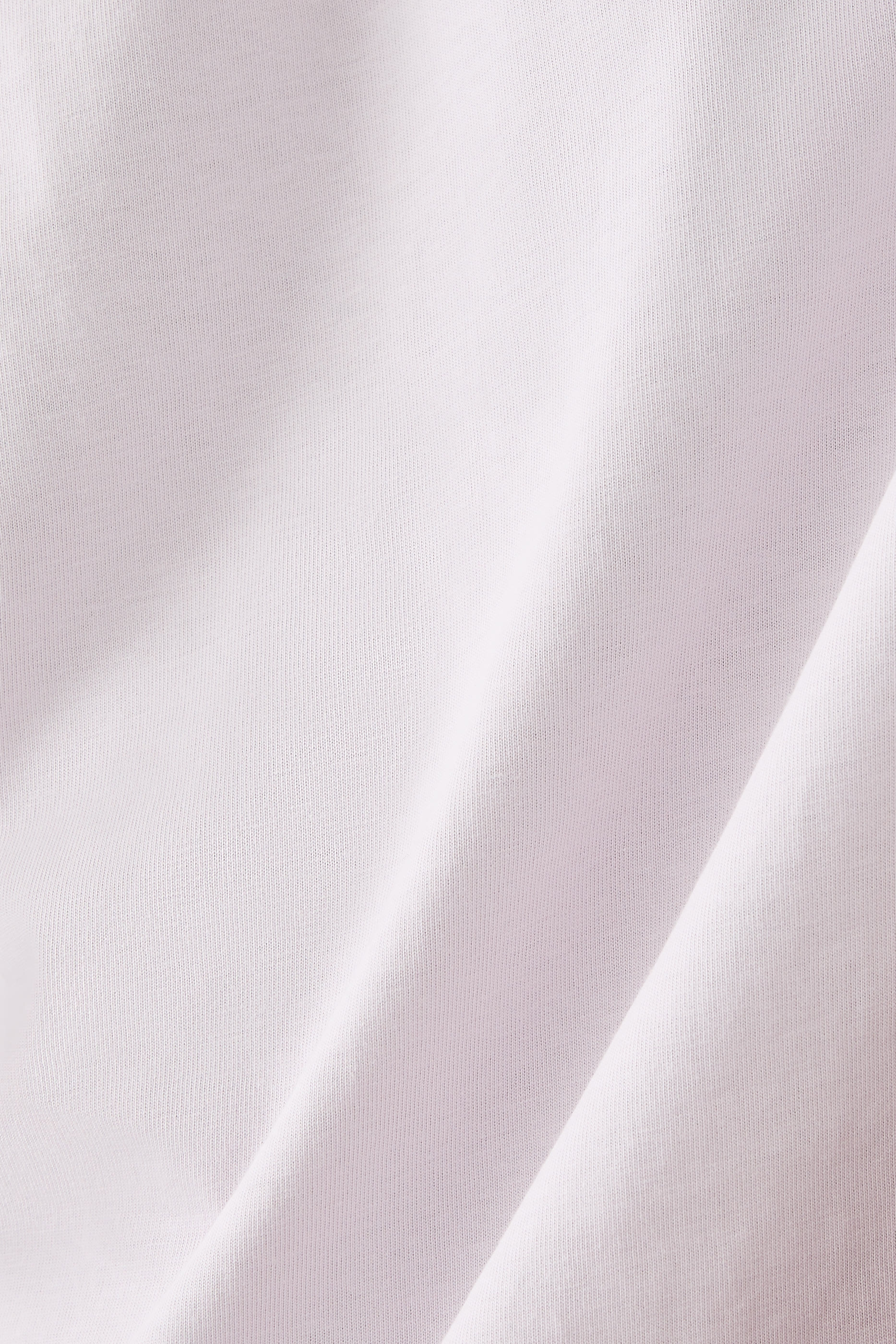 تيشيرت بشعار الماركة