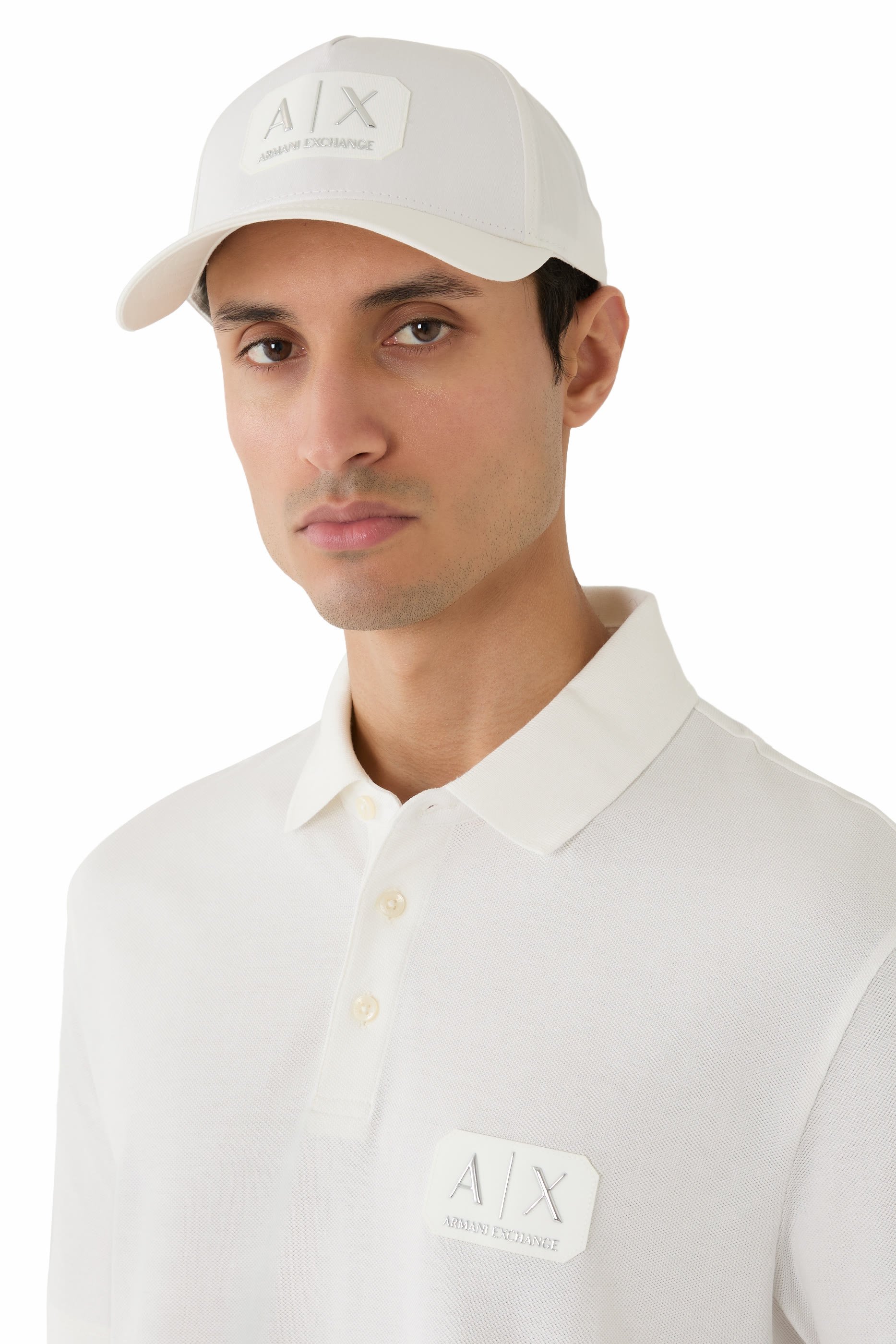 كاب بشعار الماركة