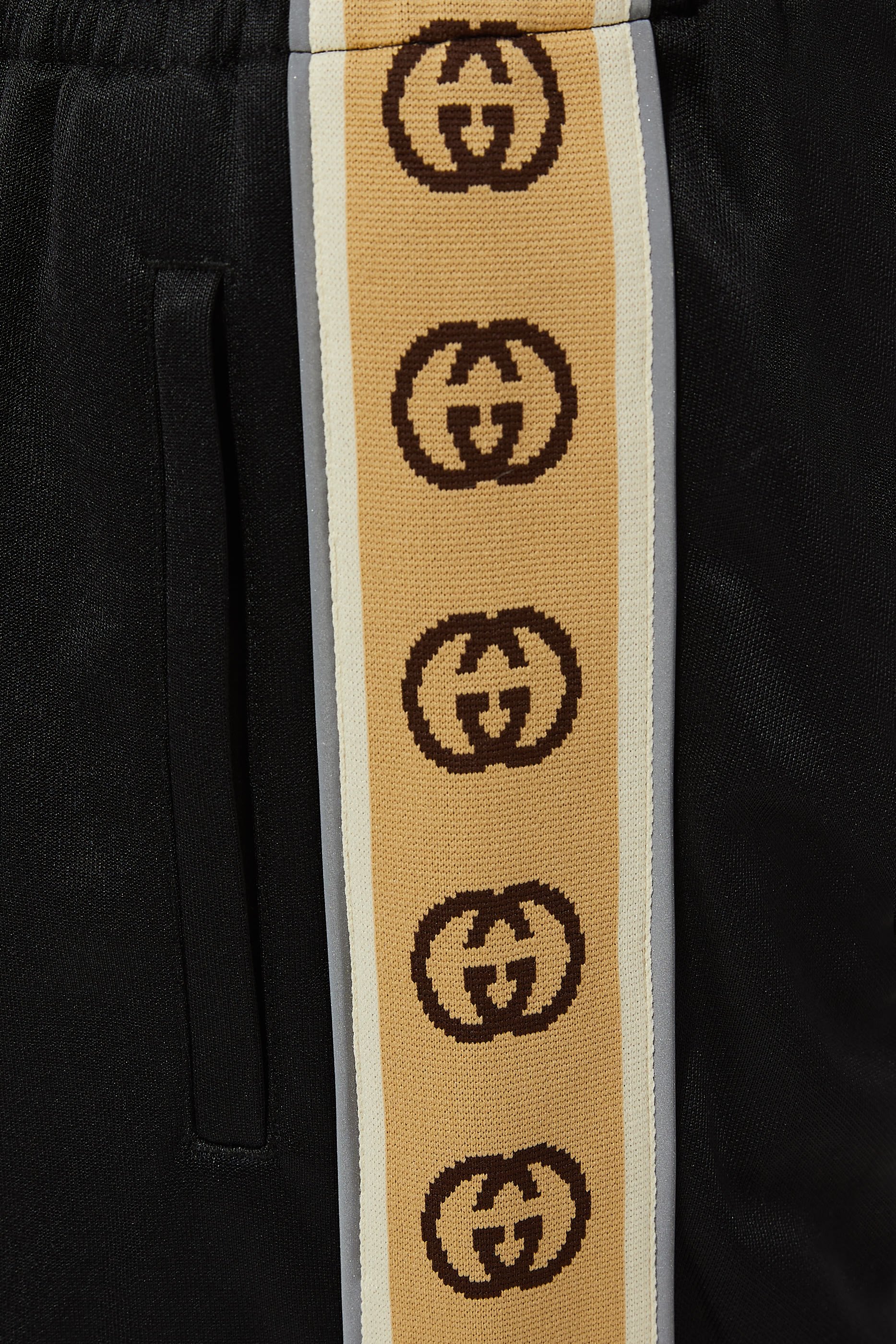 بنطال رياضي جرسيه معالج بطبعات حروف شعار الماركة متداخلة