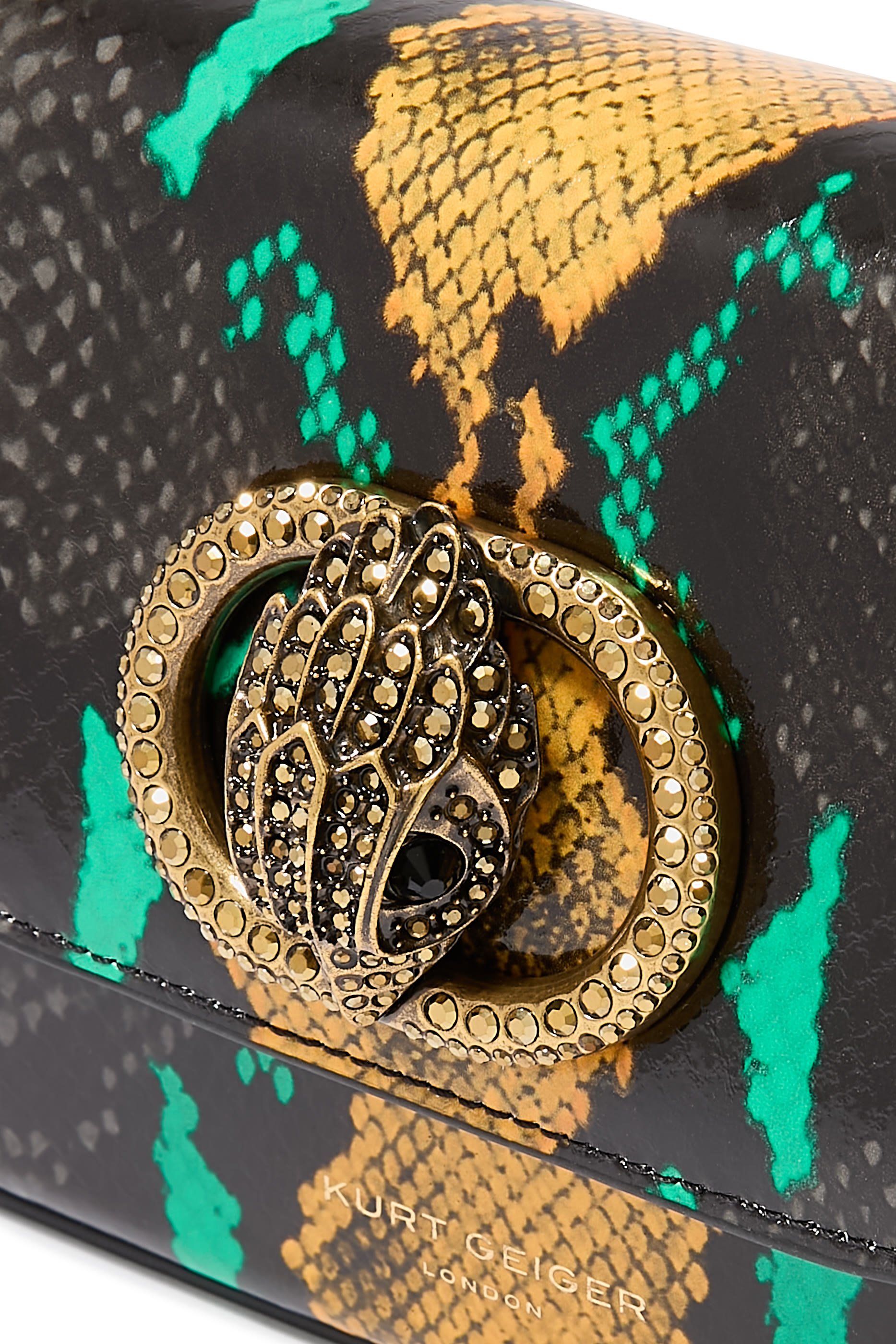 حقيبة كروس بودي تشيلسي صغيرة