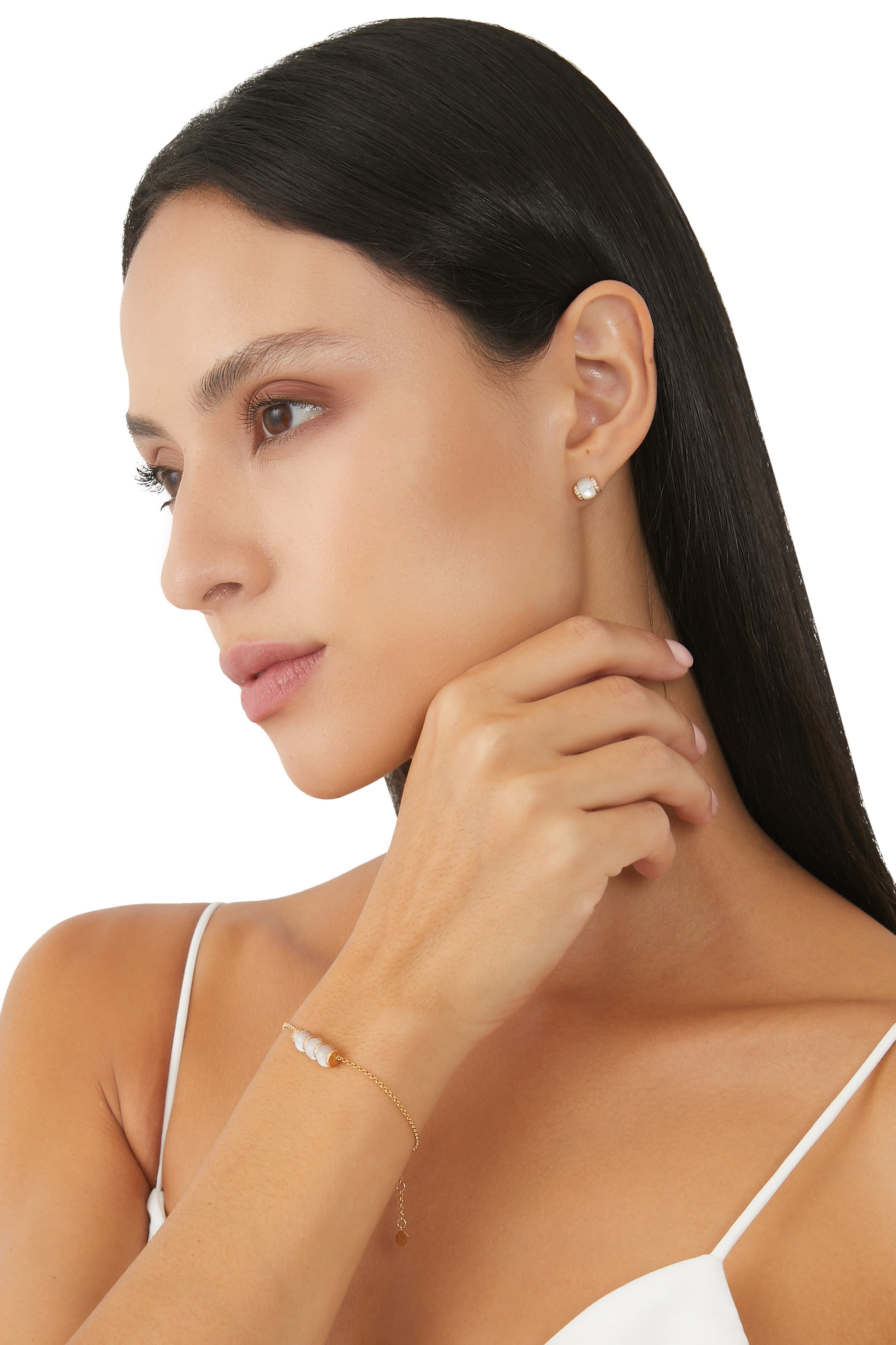 أقراط كيريت مرصعة بأحجار بيضاء