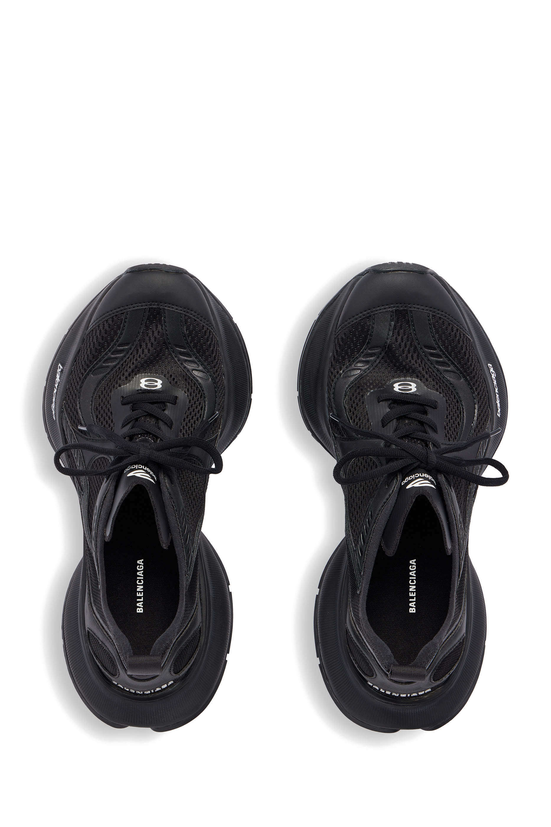 سنيكرز سيركت