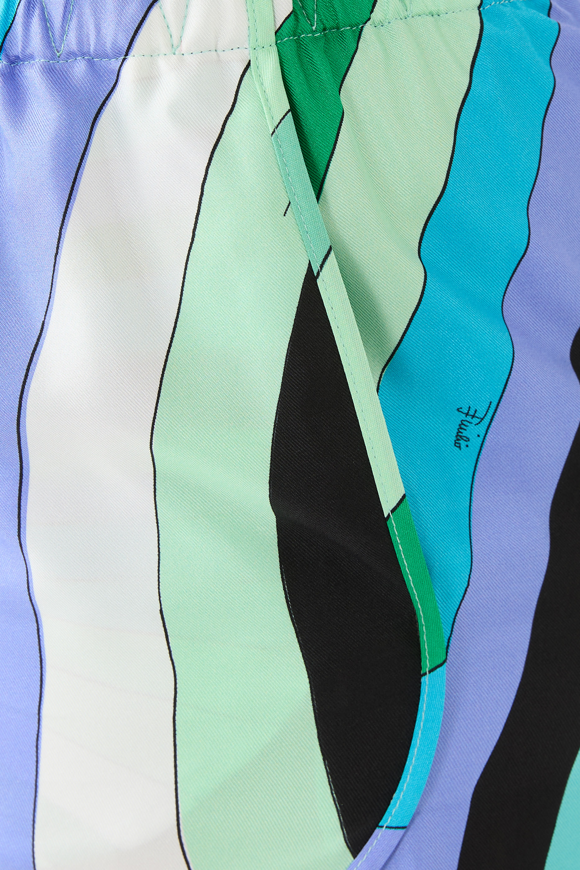 شورت بنقشة حرير تويل